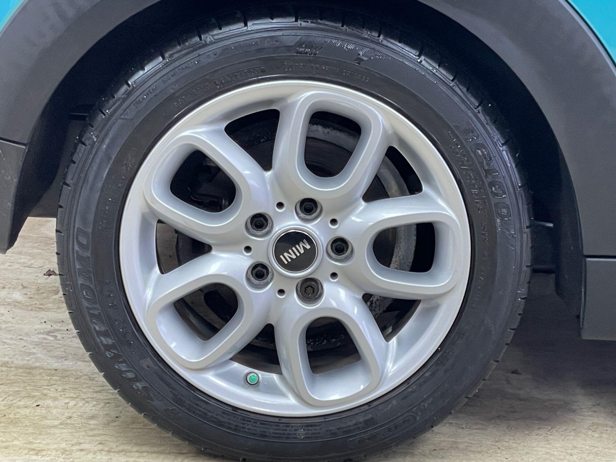 MINI Convertible - Image 23