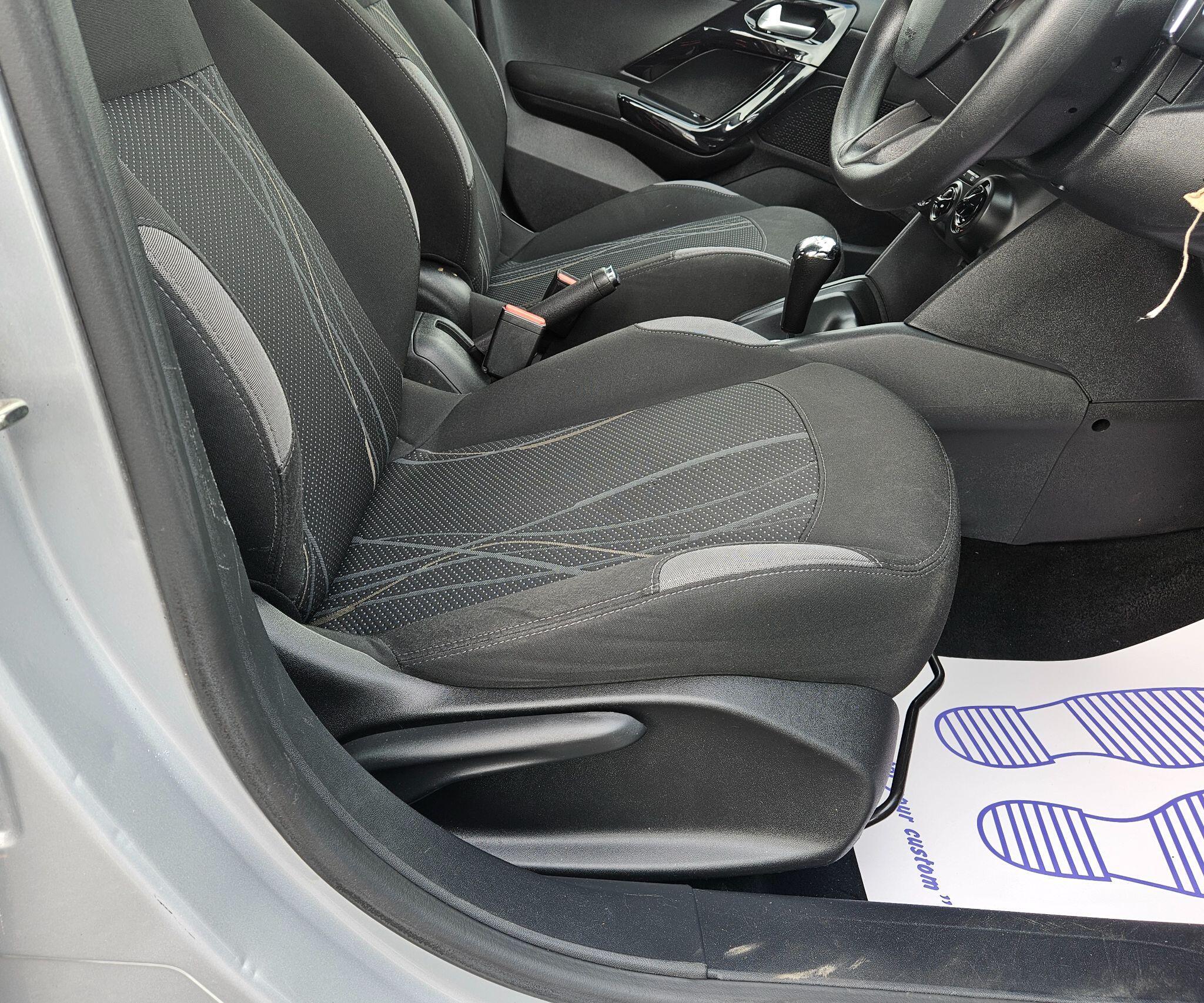 Peugeot 208 - Image 46