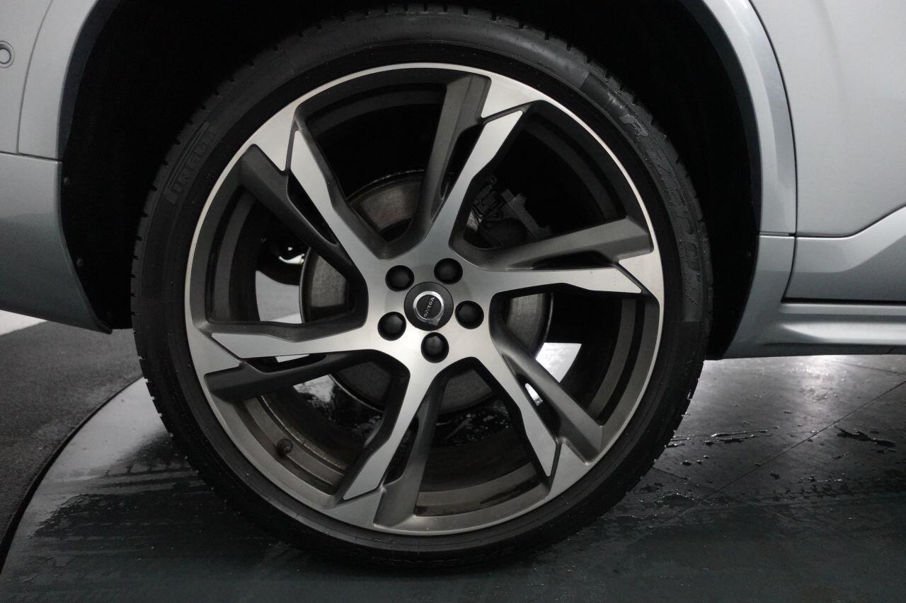 Volvo XC90 - Image 17