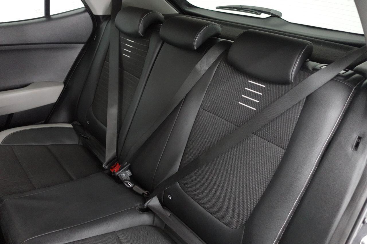 Kia Stonic - Image 18