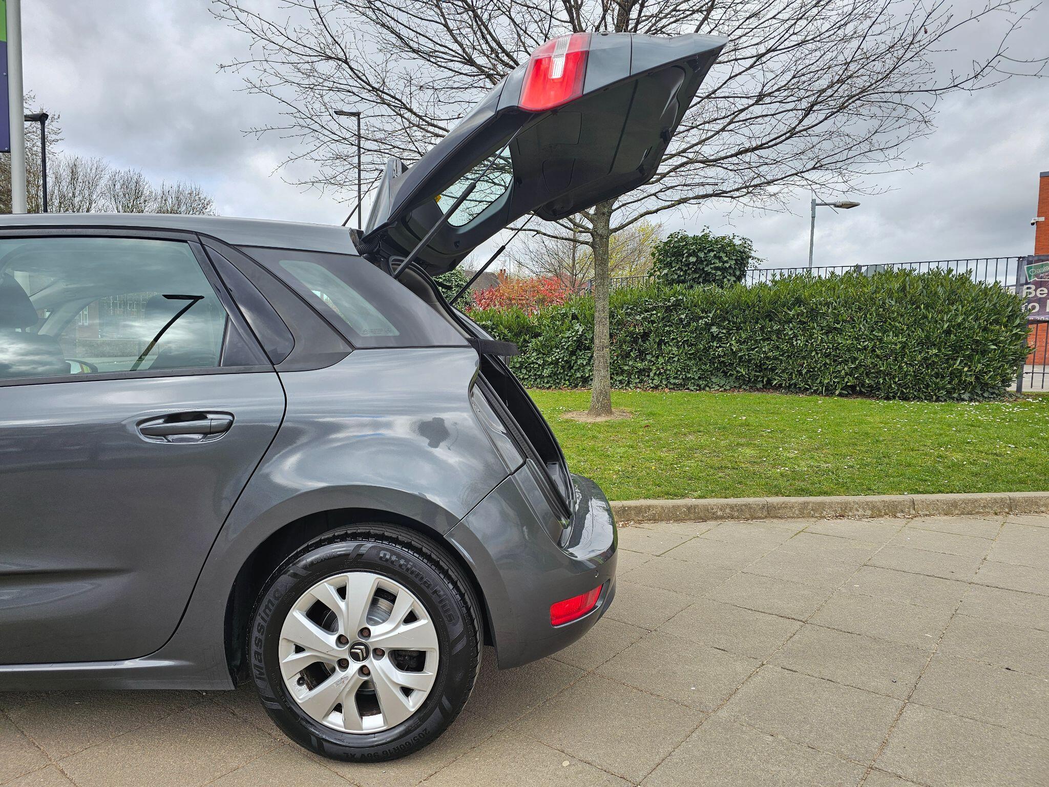 Citroen C4 Picasso - Image 29