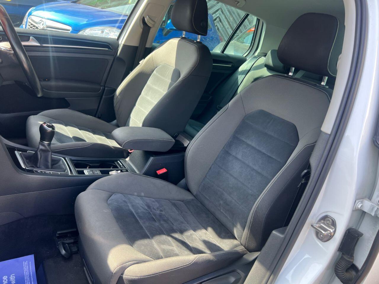 Volkswagen Golf - Image 18