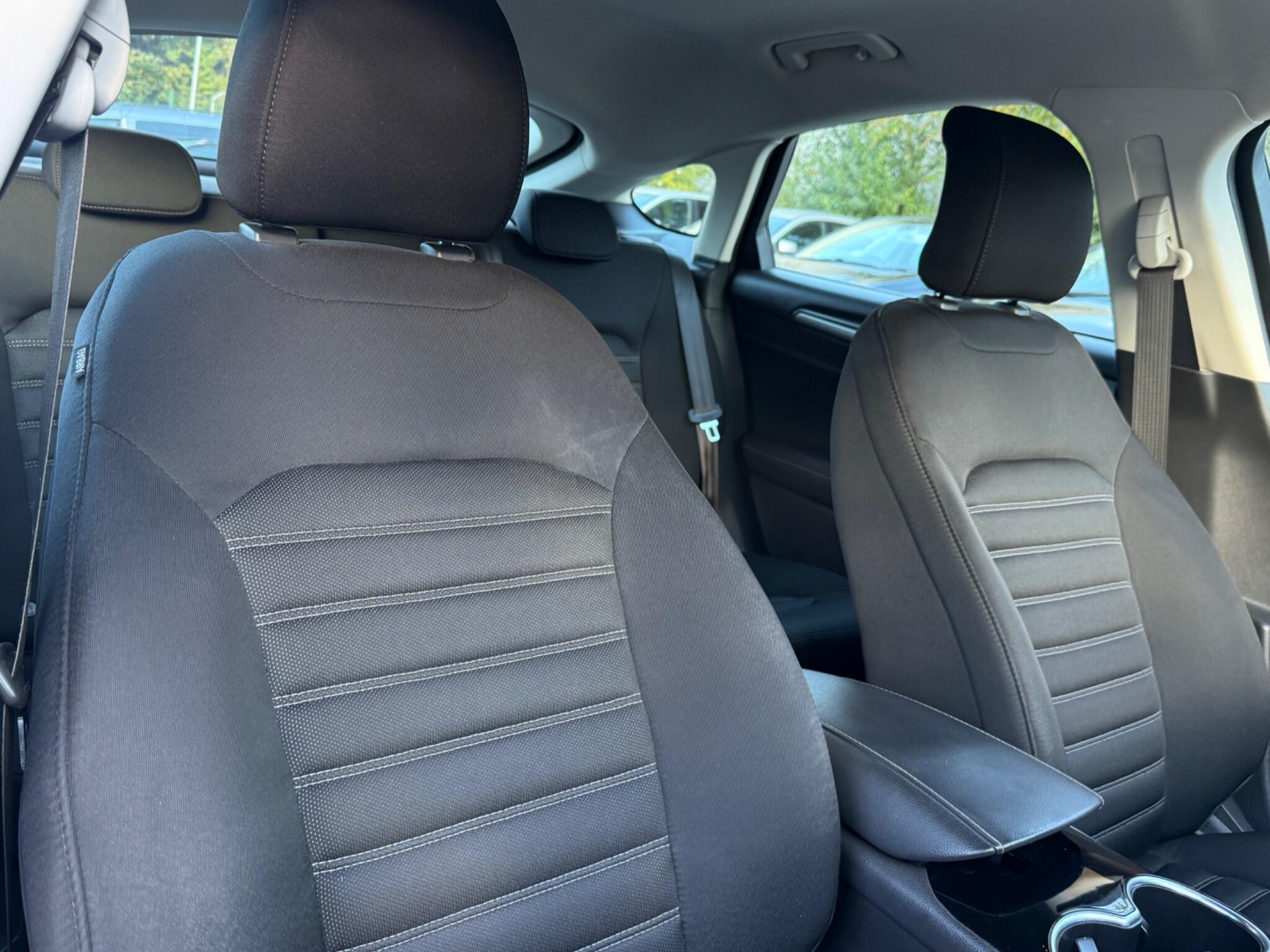 Ford Mondeo - Image 27