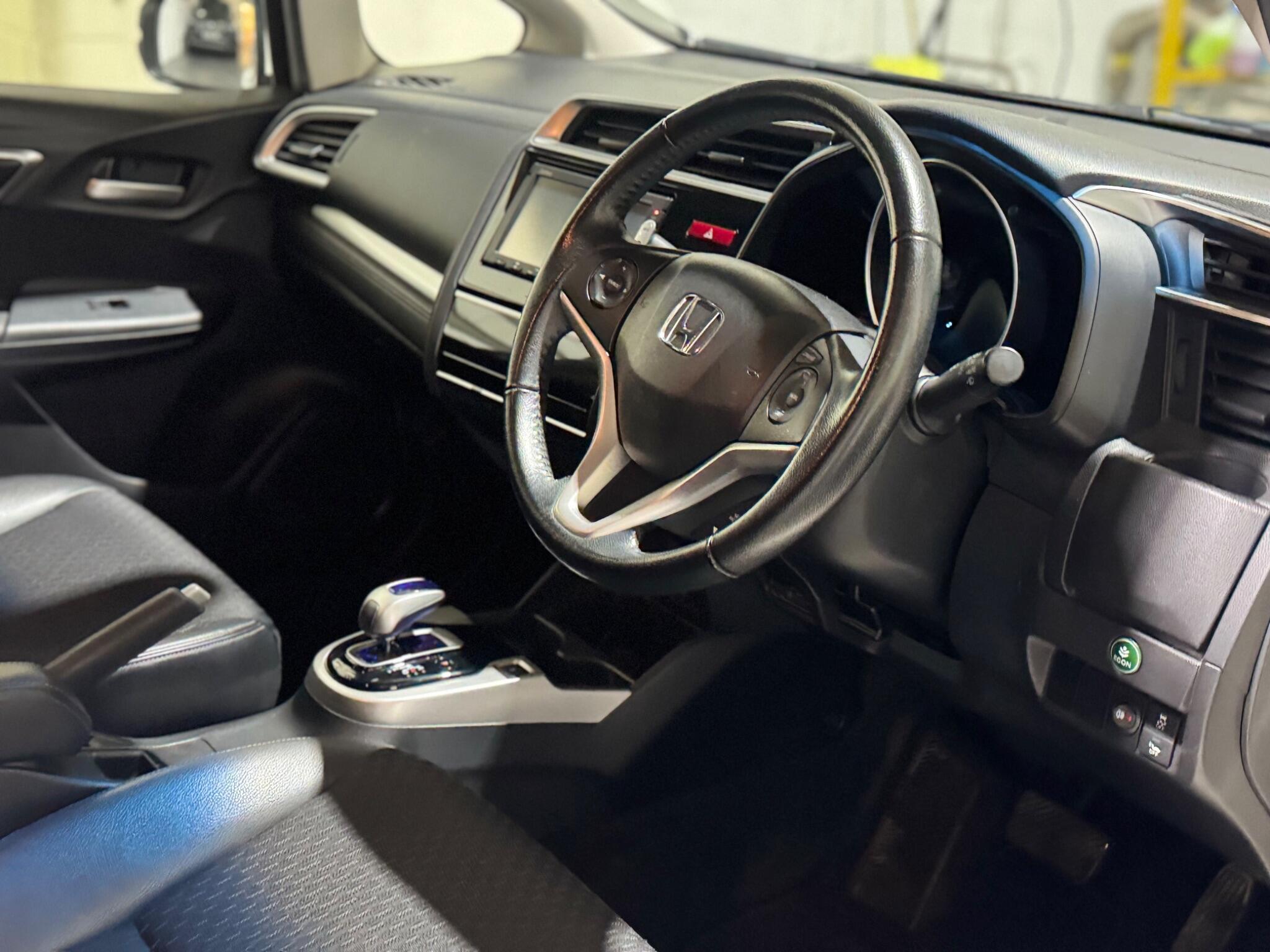 Honda FIT - Image 41