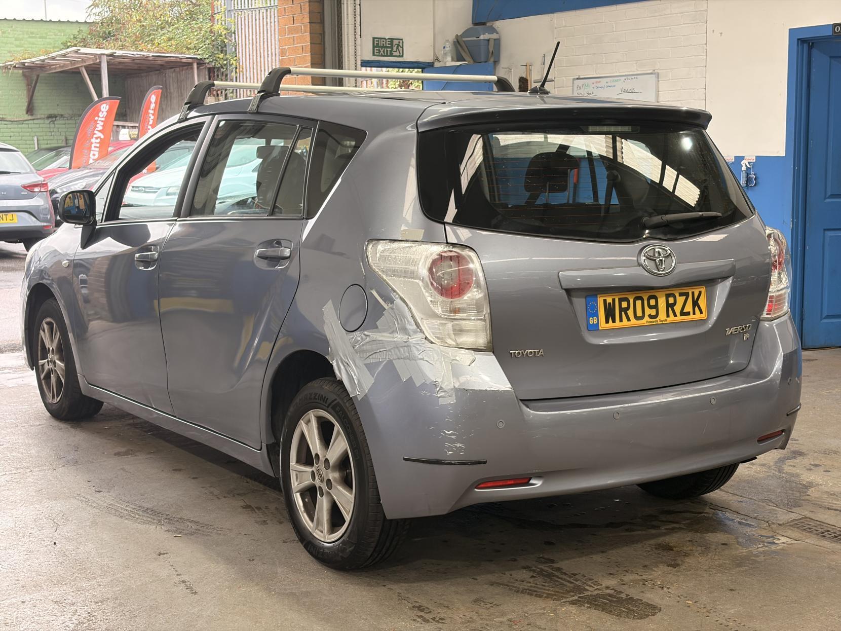 Toyota Verso - Image 5