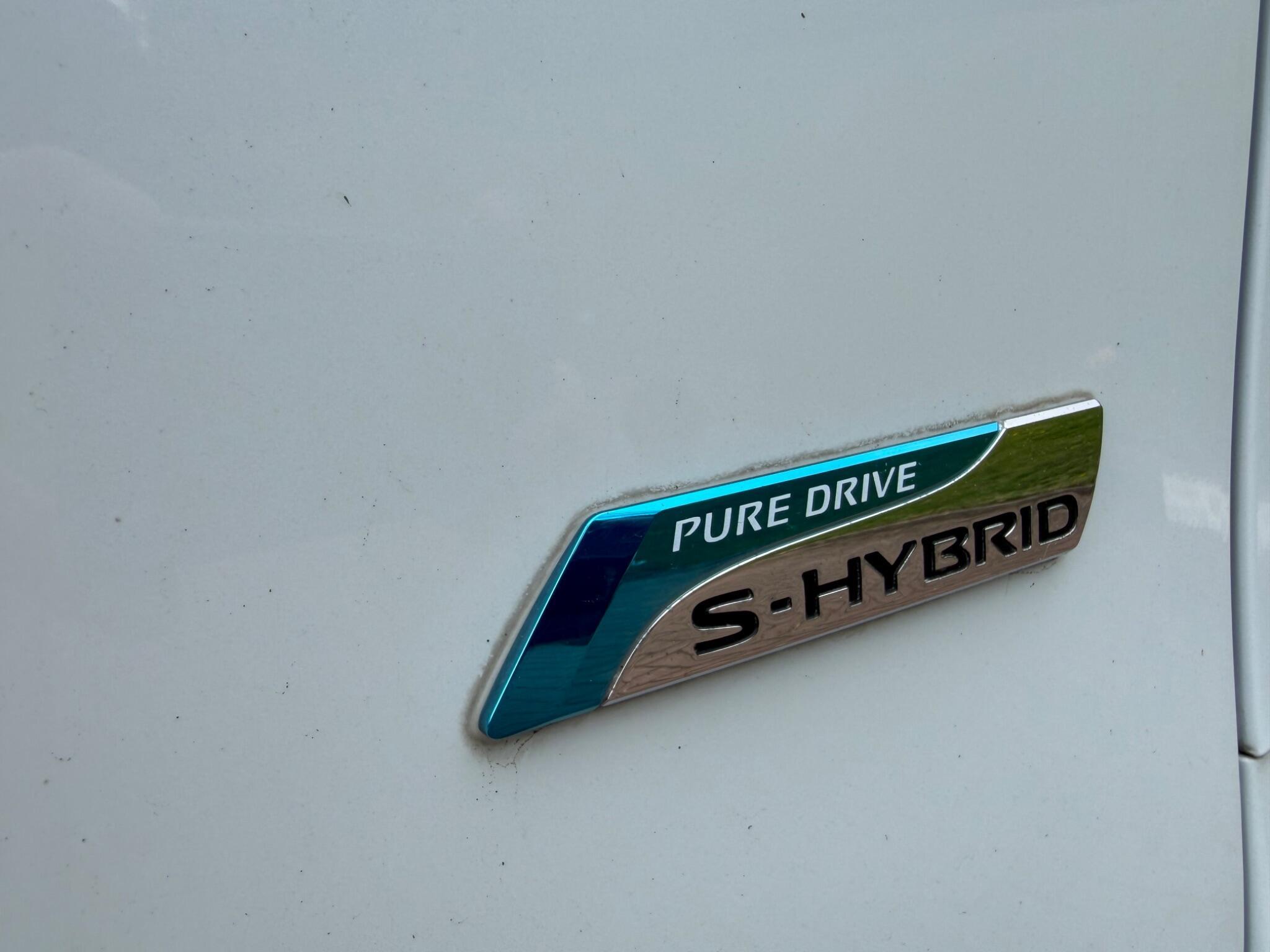 Nissan Serena - Image 18