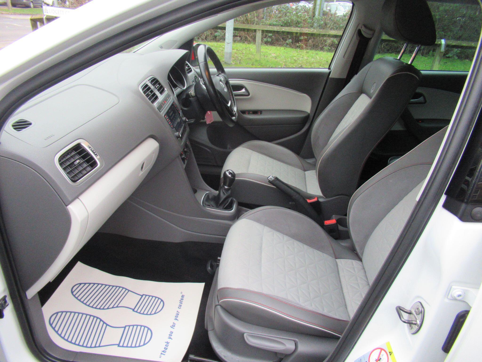 Volkswagen Polo - Image 13