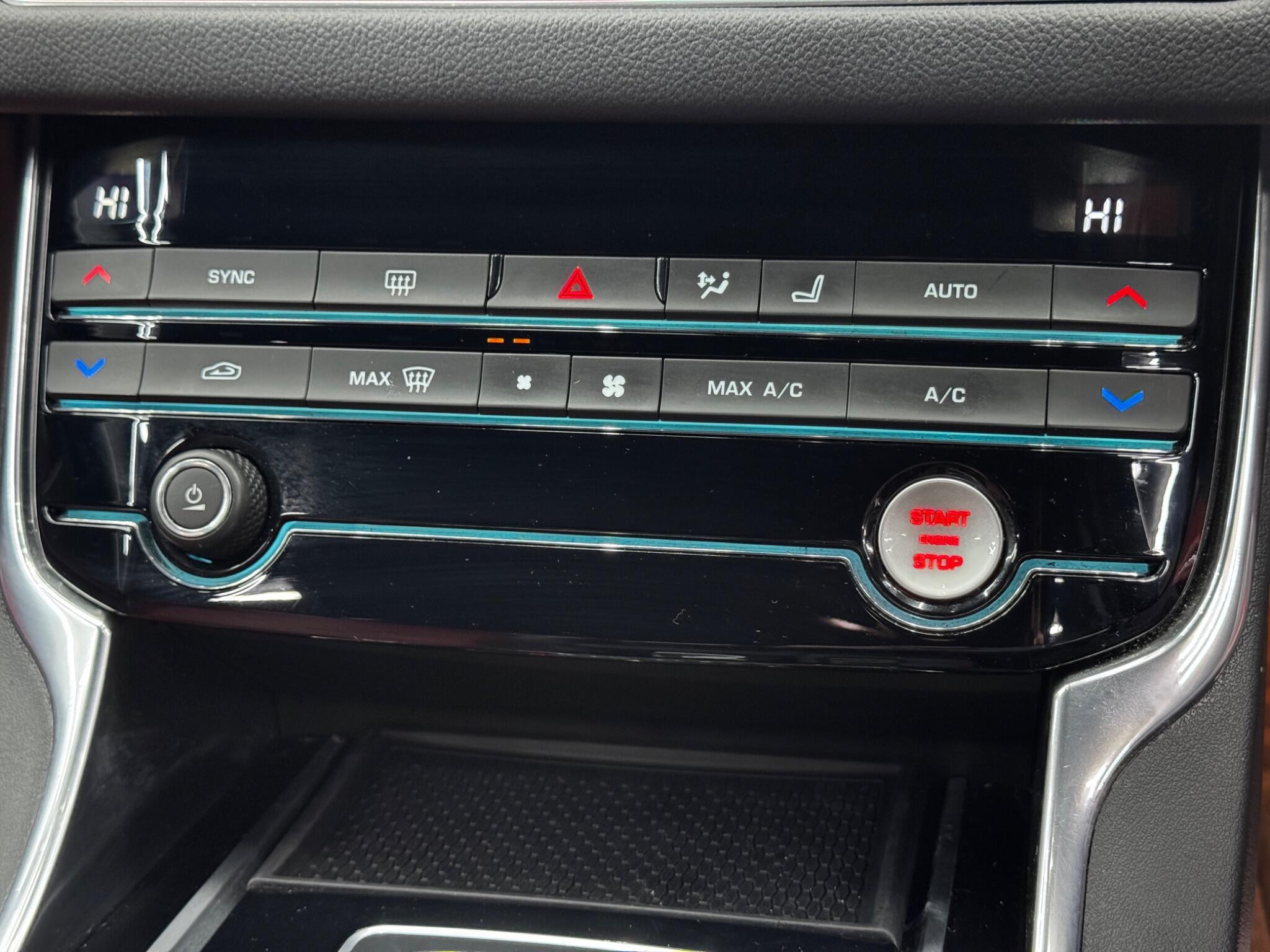 Jaguar XF - Image 28