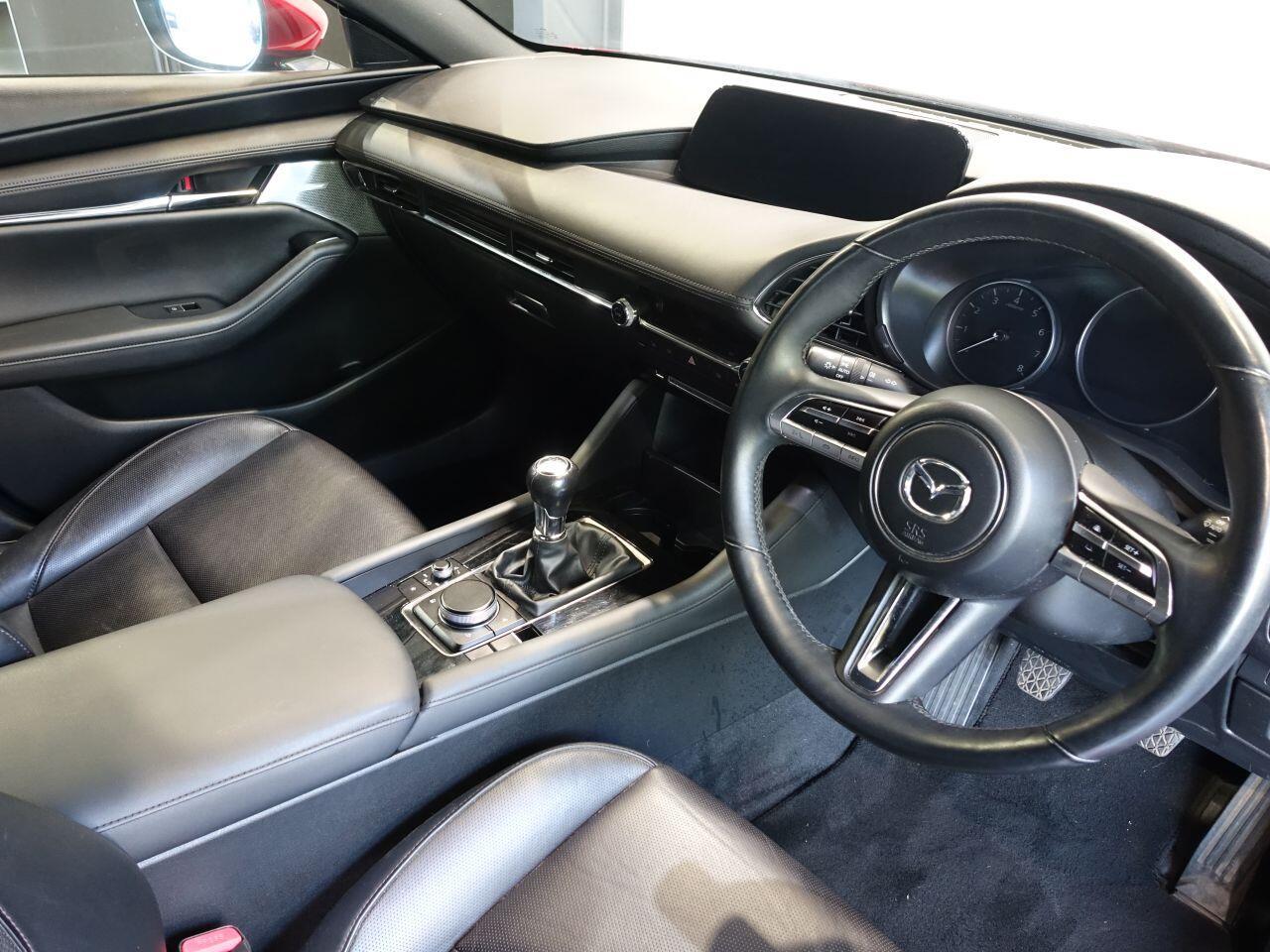 Mazda MAZDA3 - Image 2