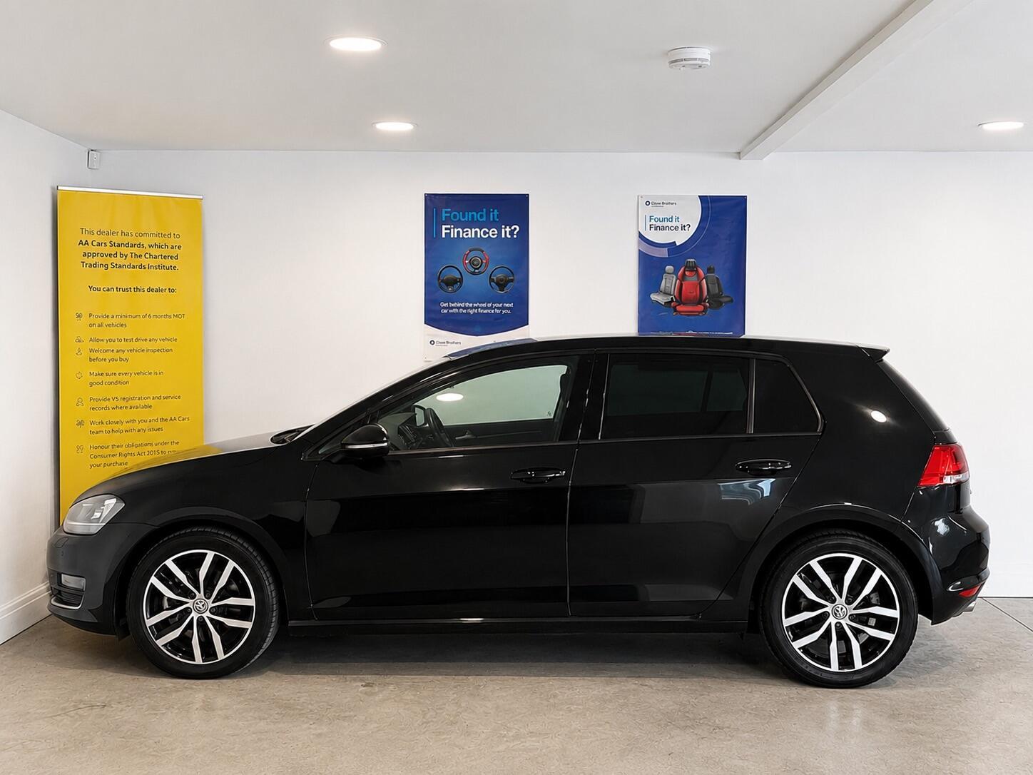 Volkswagen Golf - Image 9