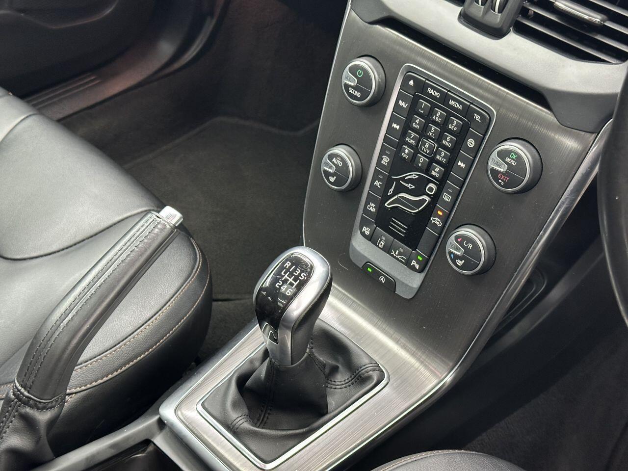 Volvo V40 CROSS COUNTRY - Image 33
