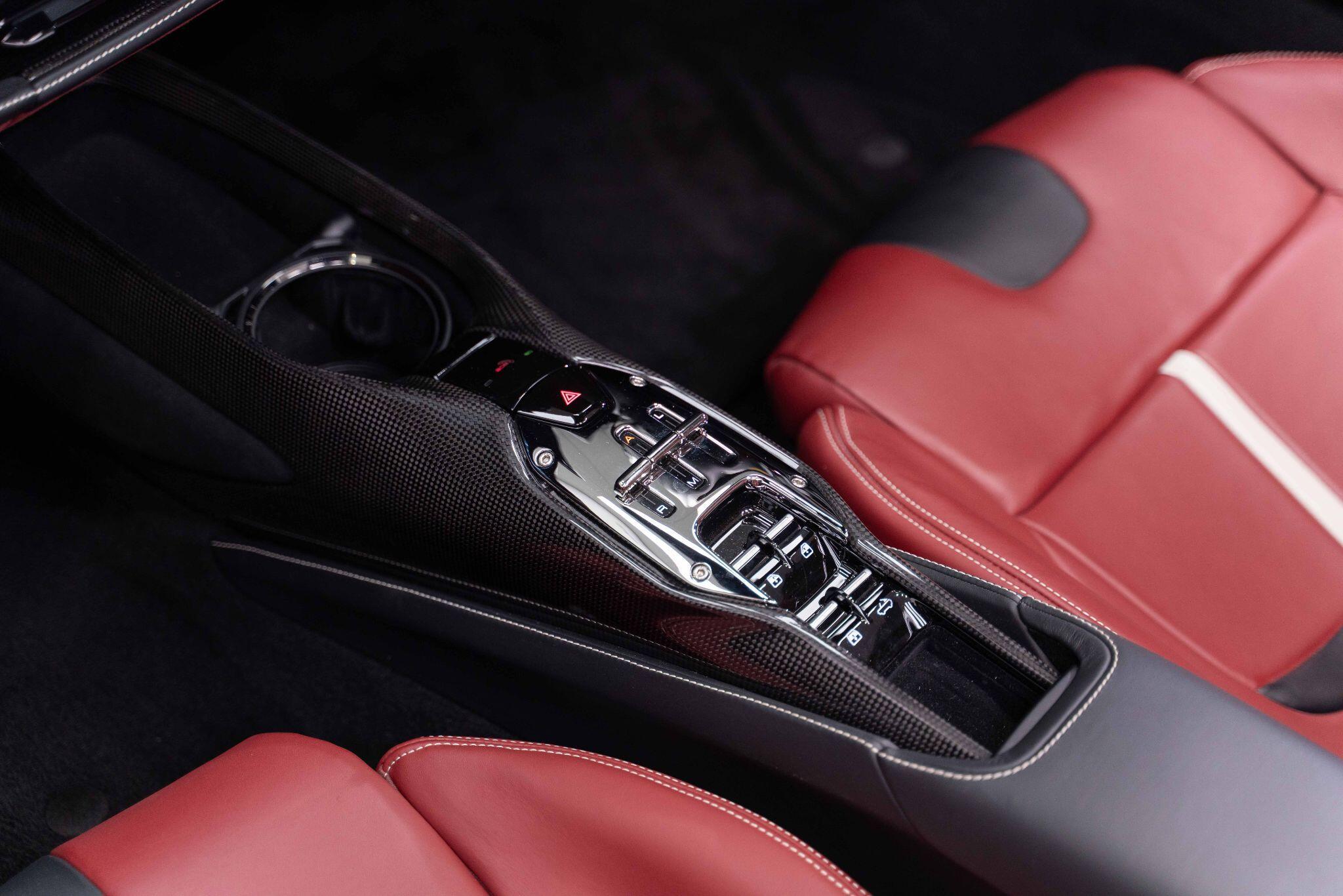 Ferrari SF90 Spider - Image 31