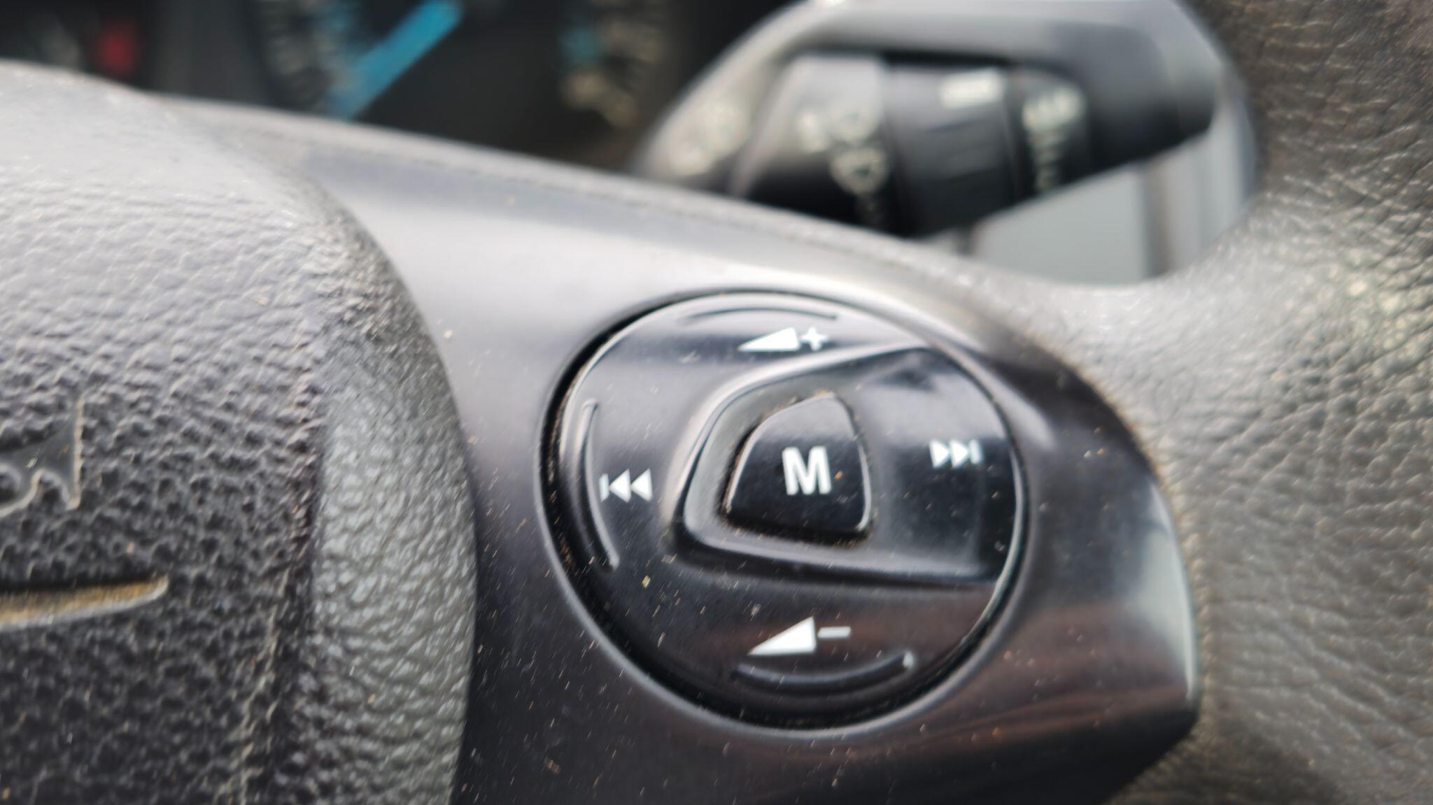 Ford Transit - Image 19