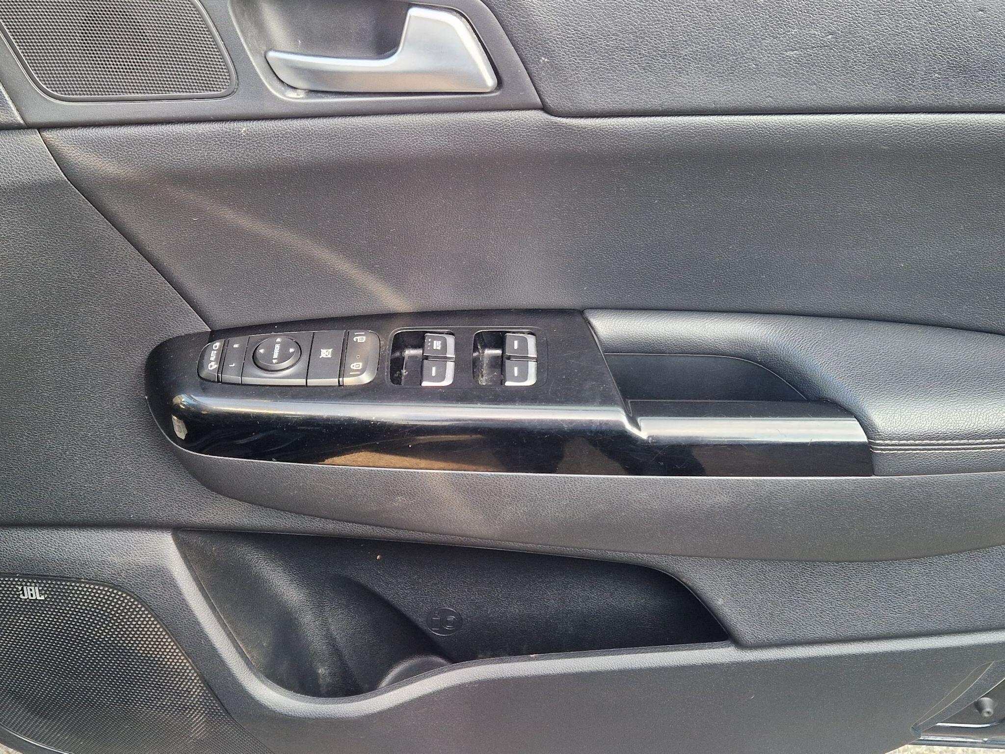 Kia Sportage - Image 28