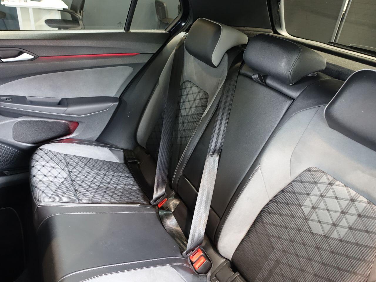 Volkswagen Golf - Image 17