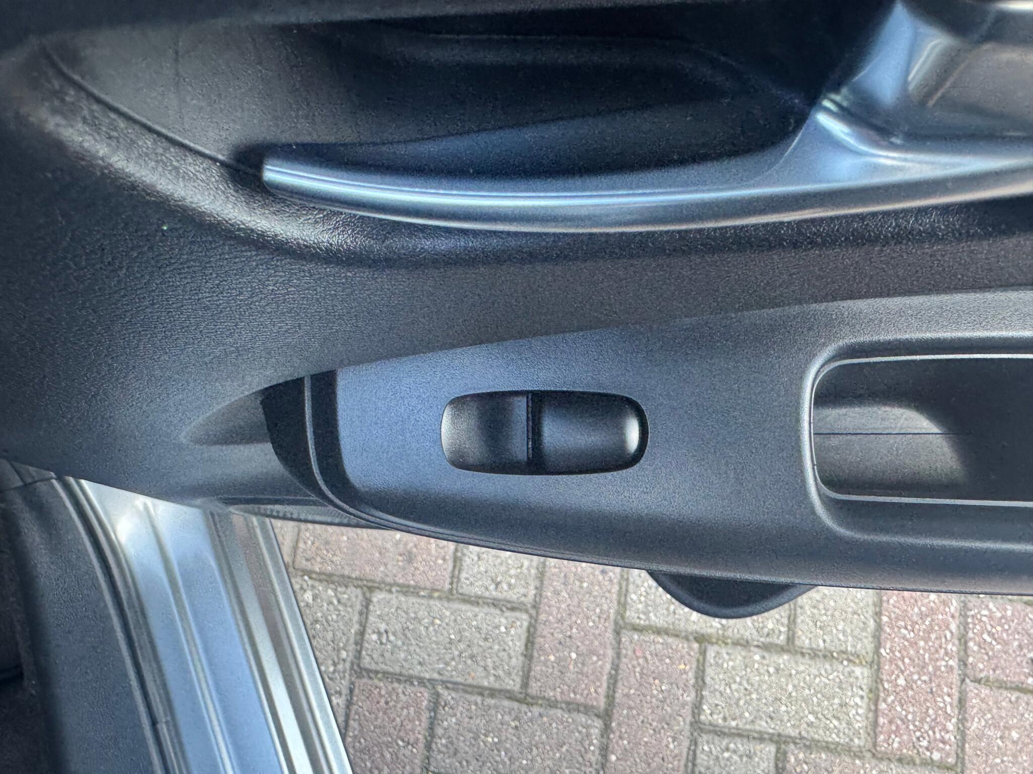 Nissan Juke - Image 16