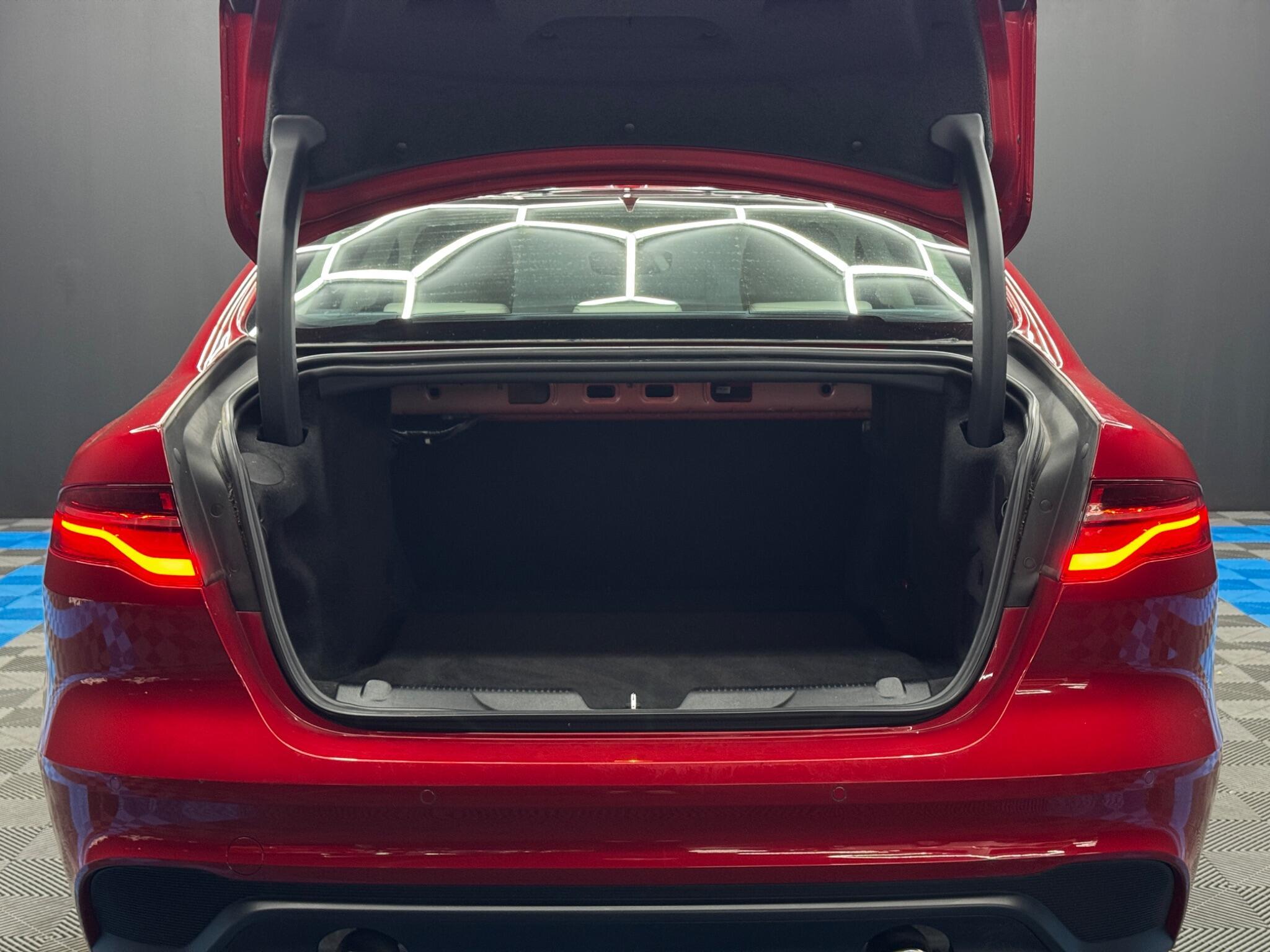 Jaguar XE - Image 38