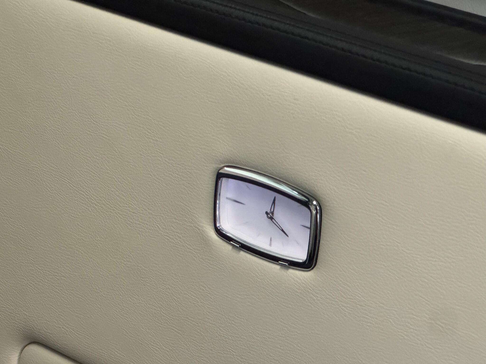 Nissan Elgrand - Image 14
