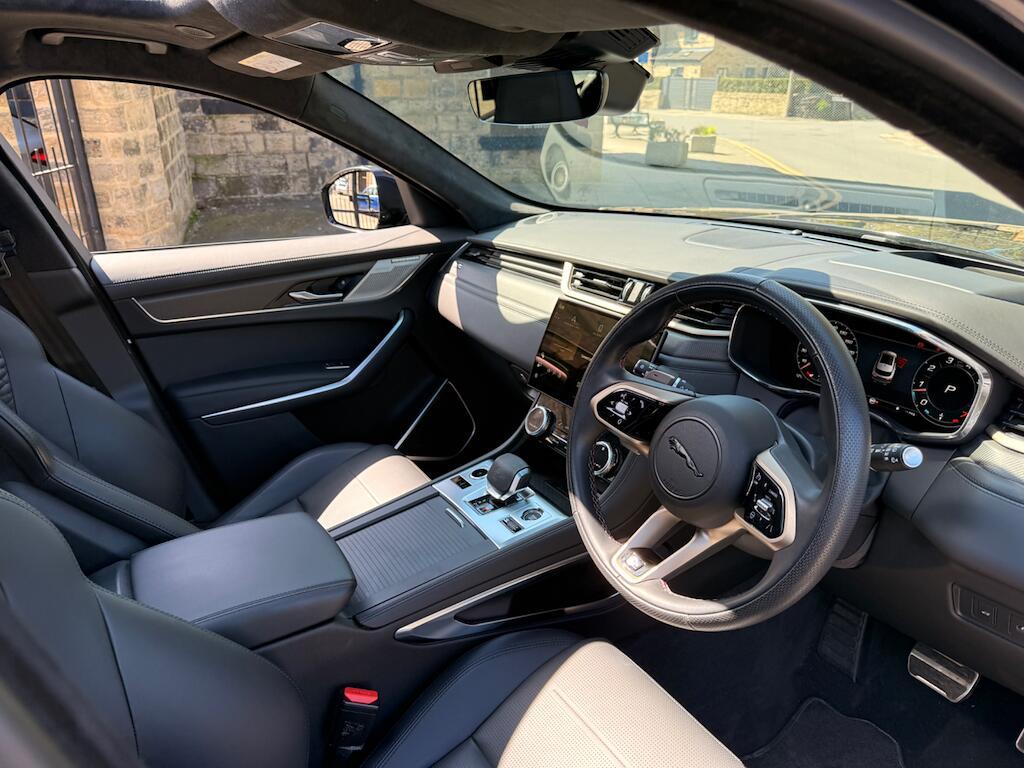 Jaguar F-Pace - Image 27