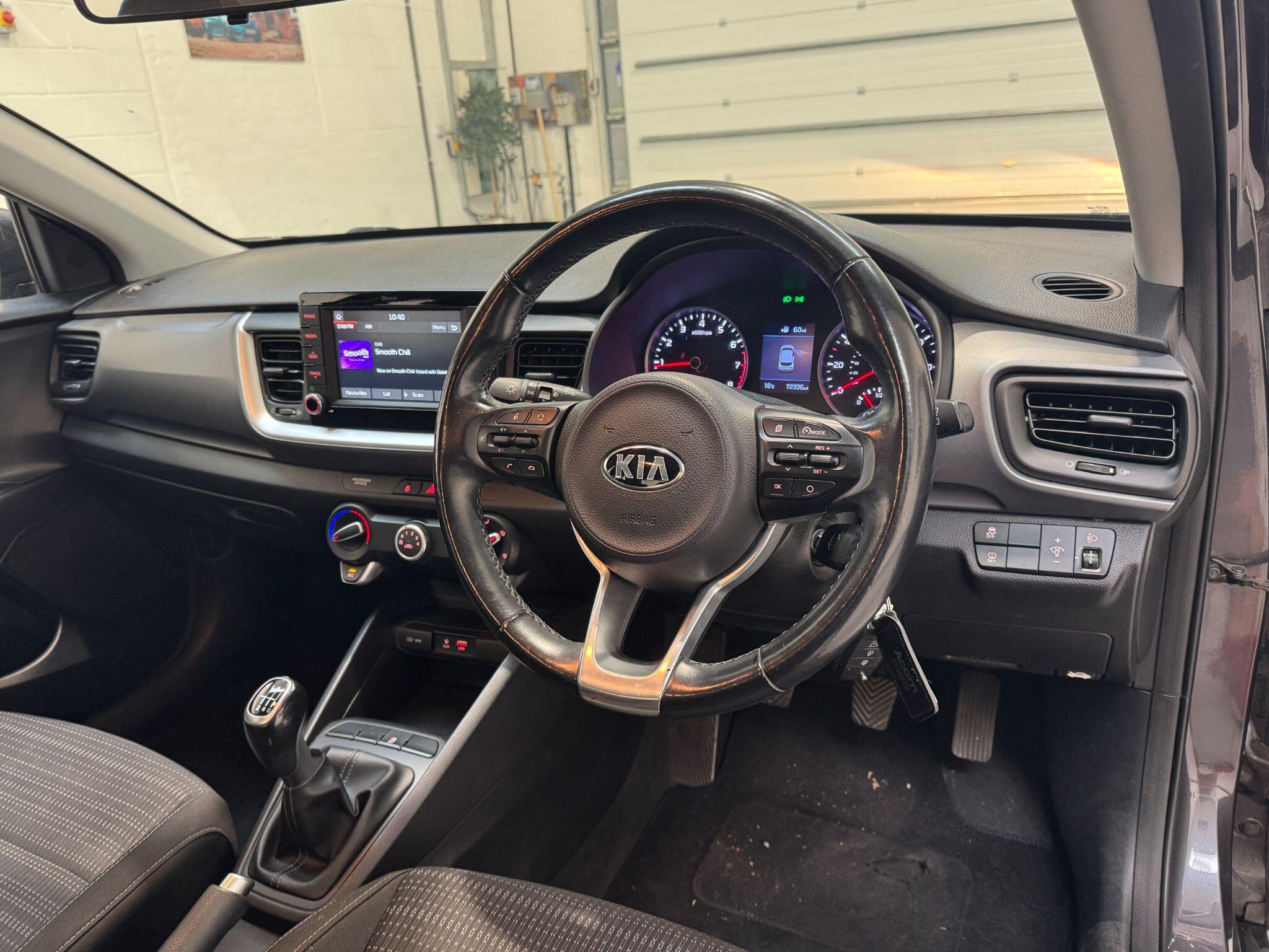 Kia Stonic - Image 16