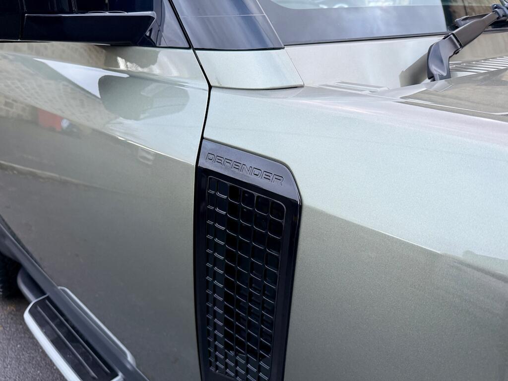 Land Rover Defender 90 - Image 11