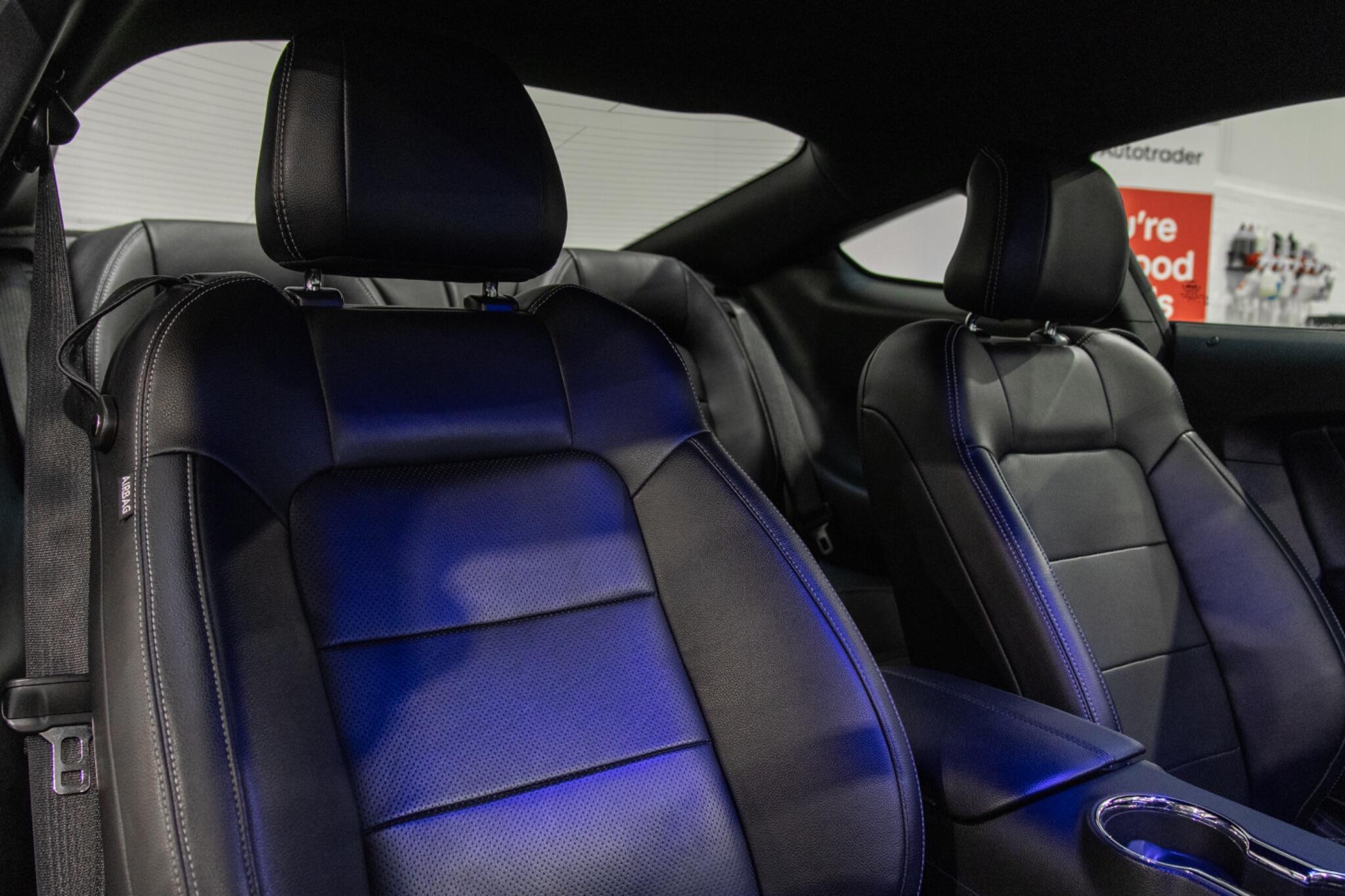 Ford Mustang - Image 15