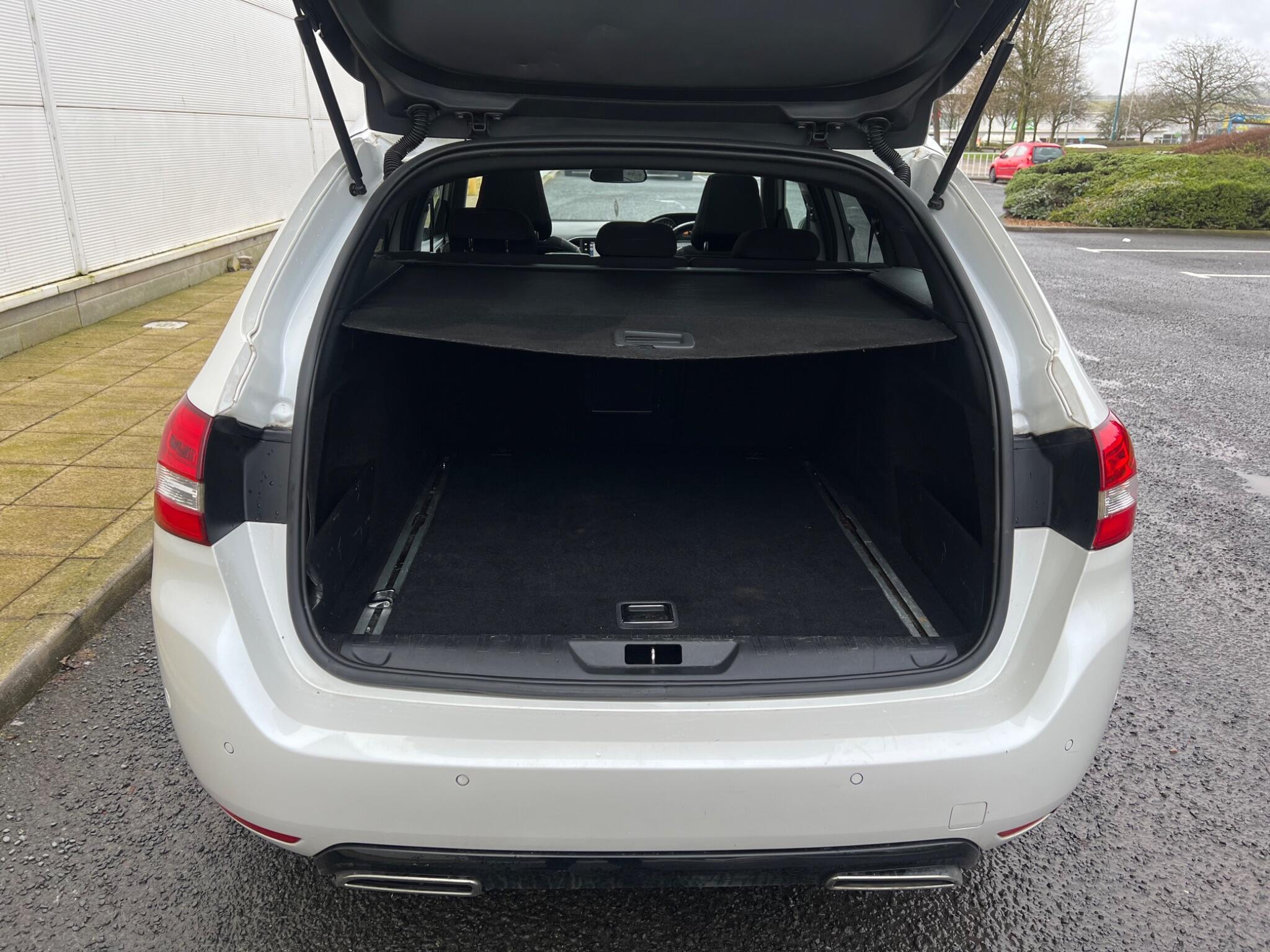 Peugeot 308 SW - Image 32