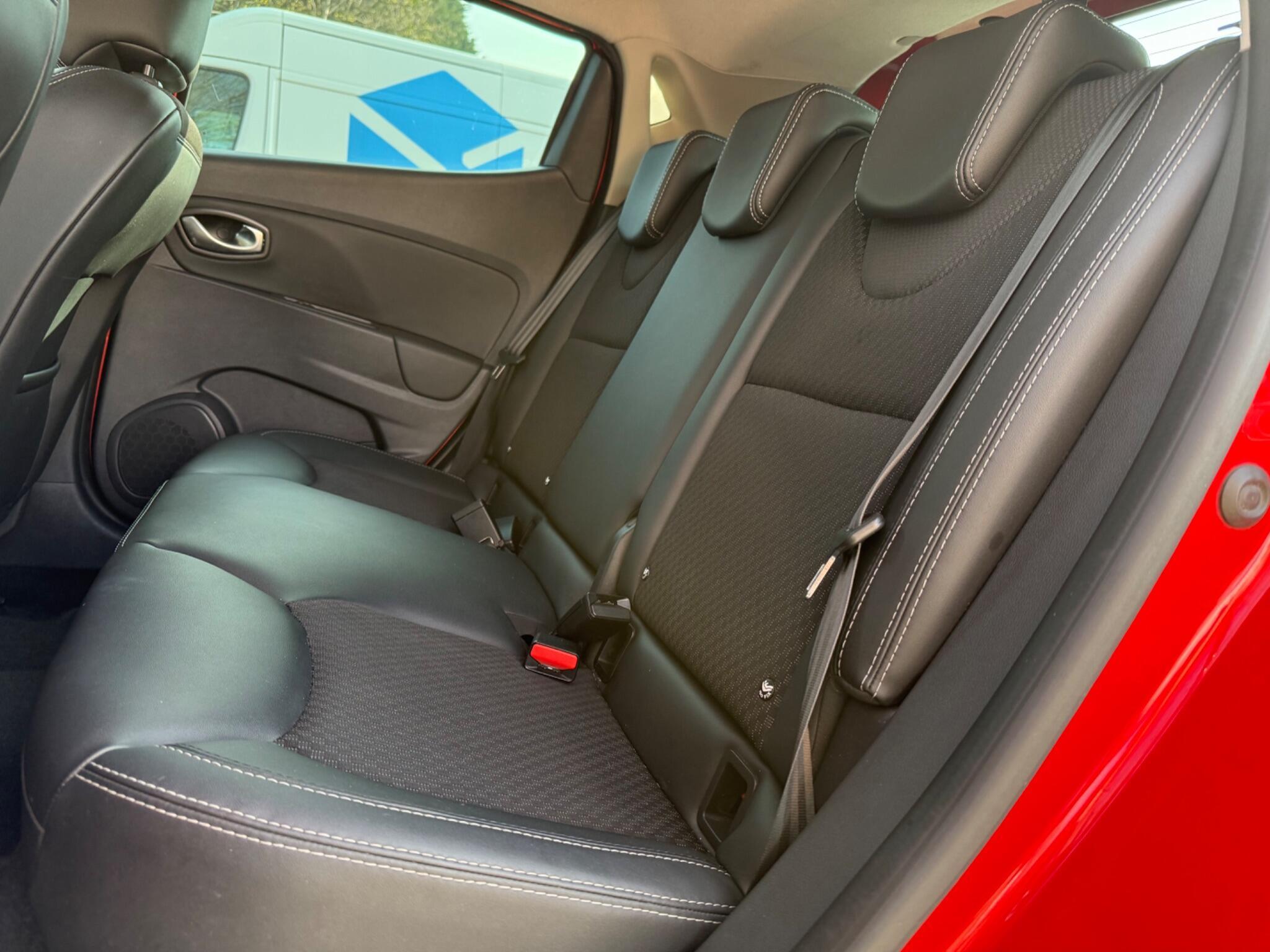 Renault Clio - Image 33