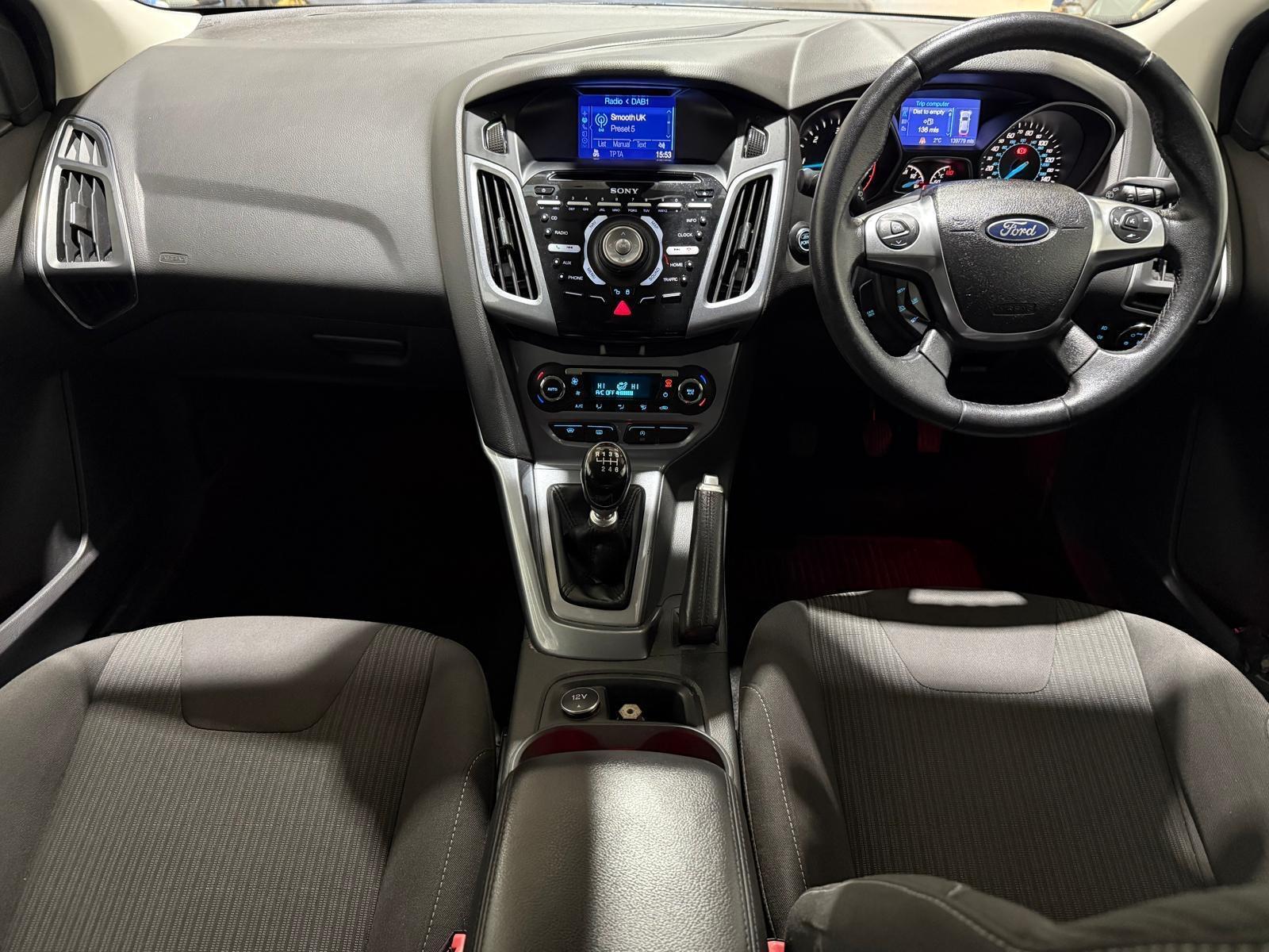 Ford Focus - Image 36