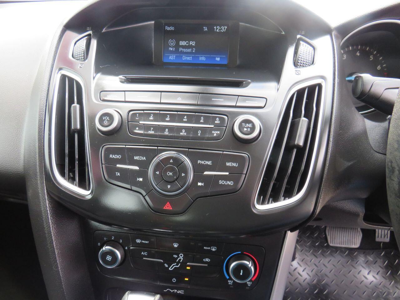Ford Focus - Image 14