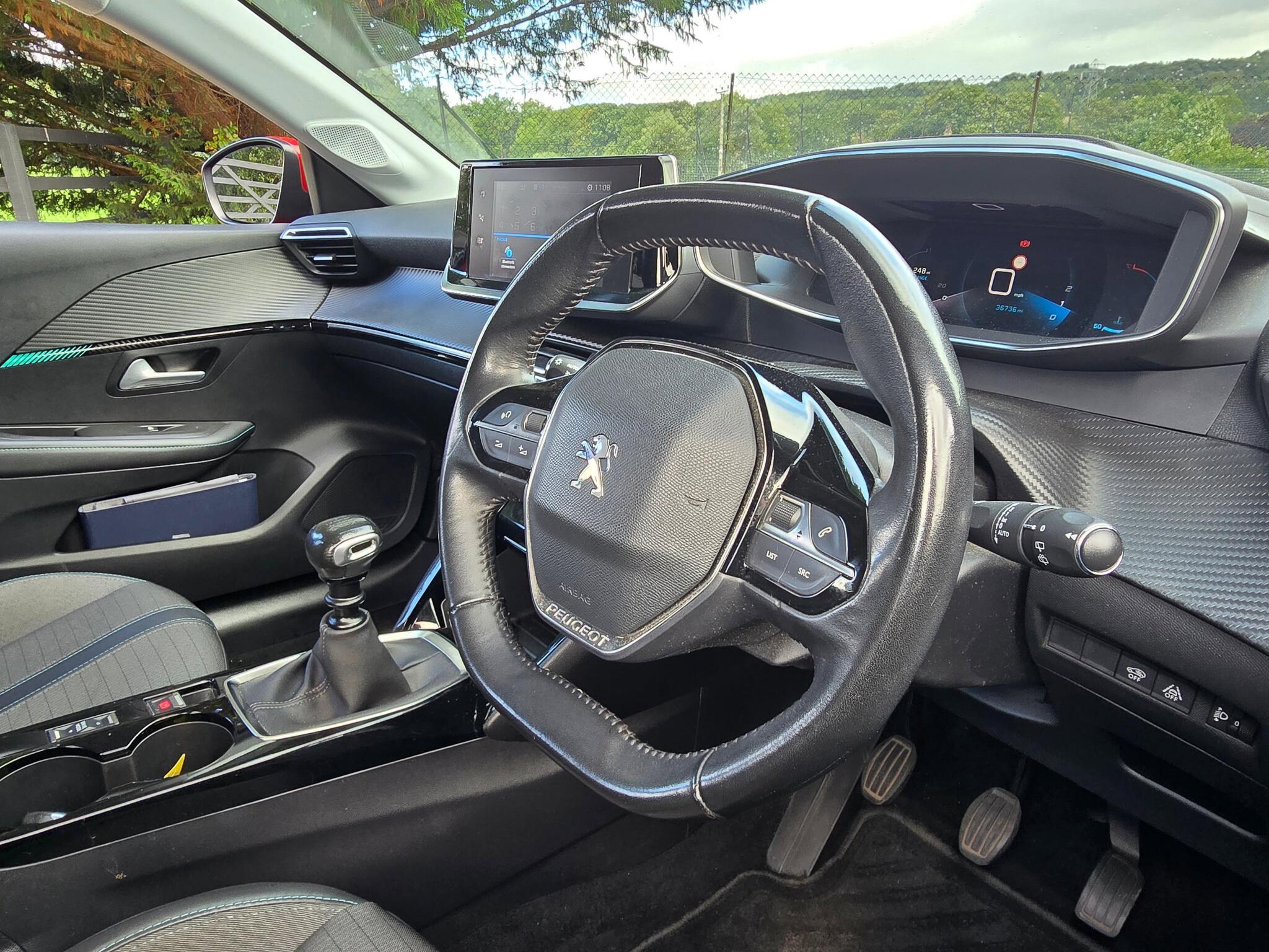 Peugeot 208 - Image 12