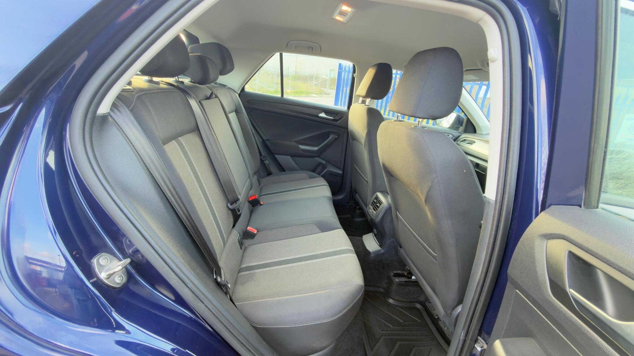 Volkswagen T-Roc - Image 30