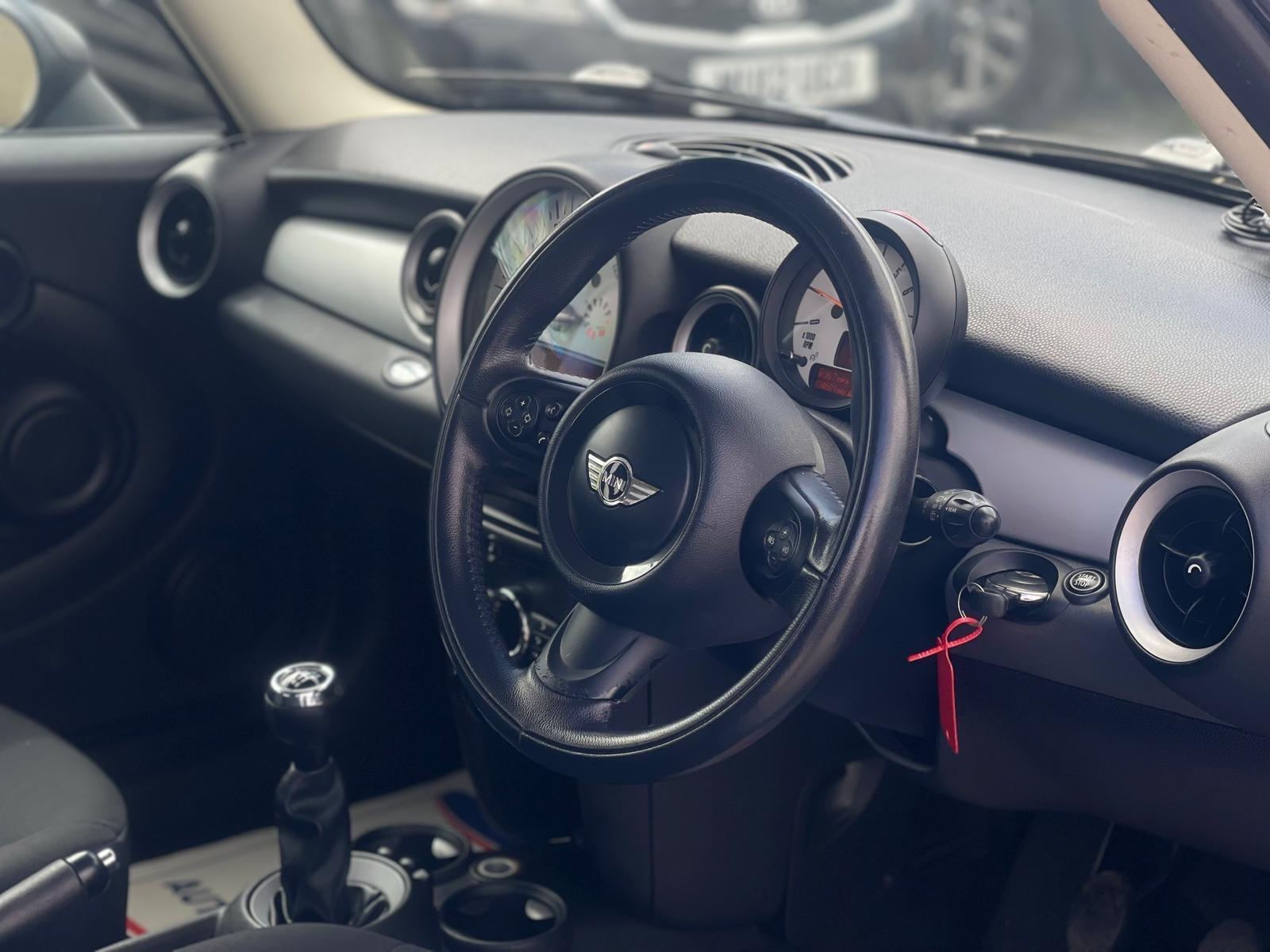 MINI Hatch - Image 9