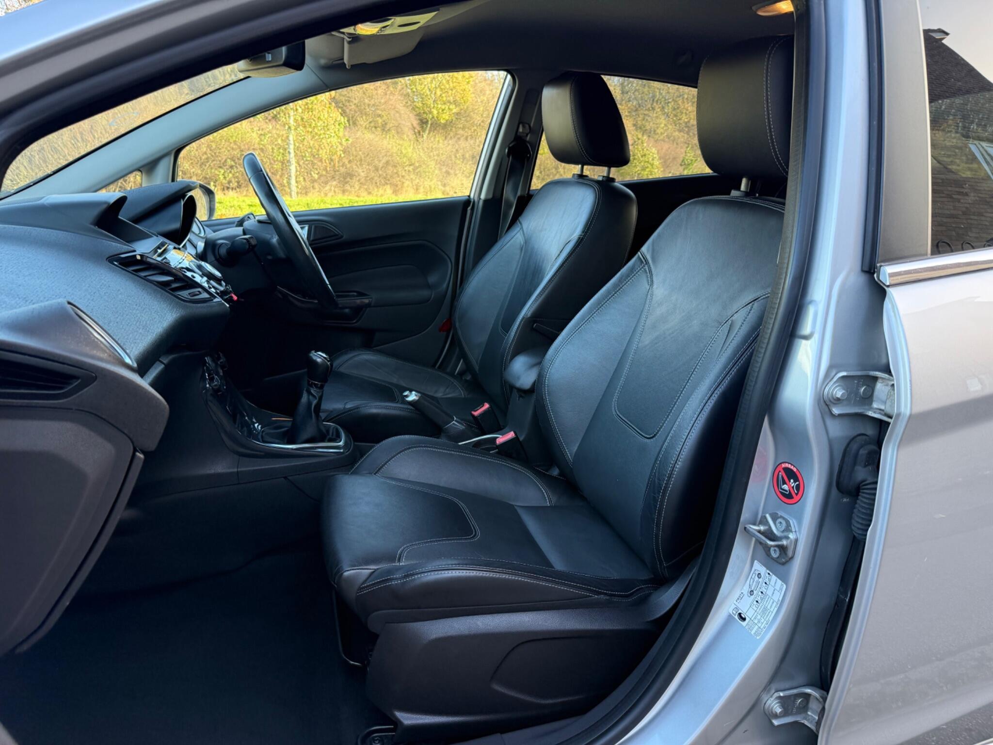 Ford Fiesta - Image 12