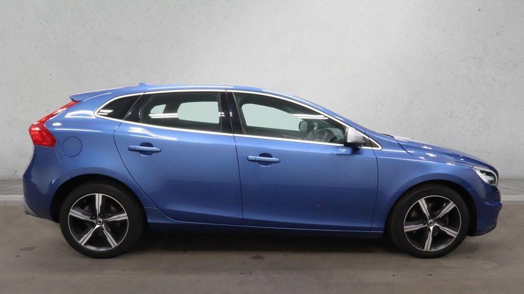 Volvo V40 - Image 8