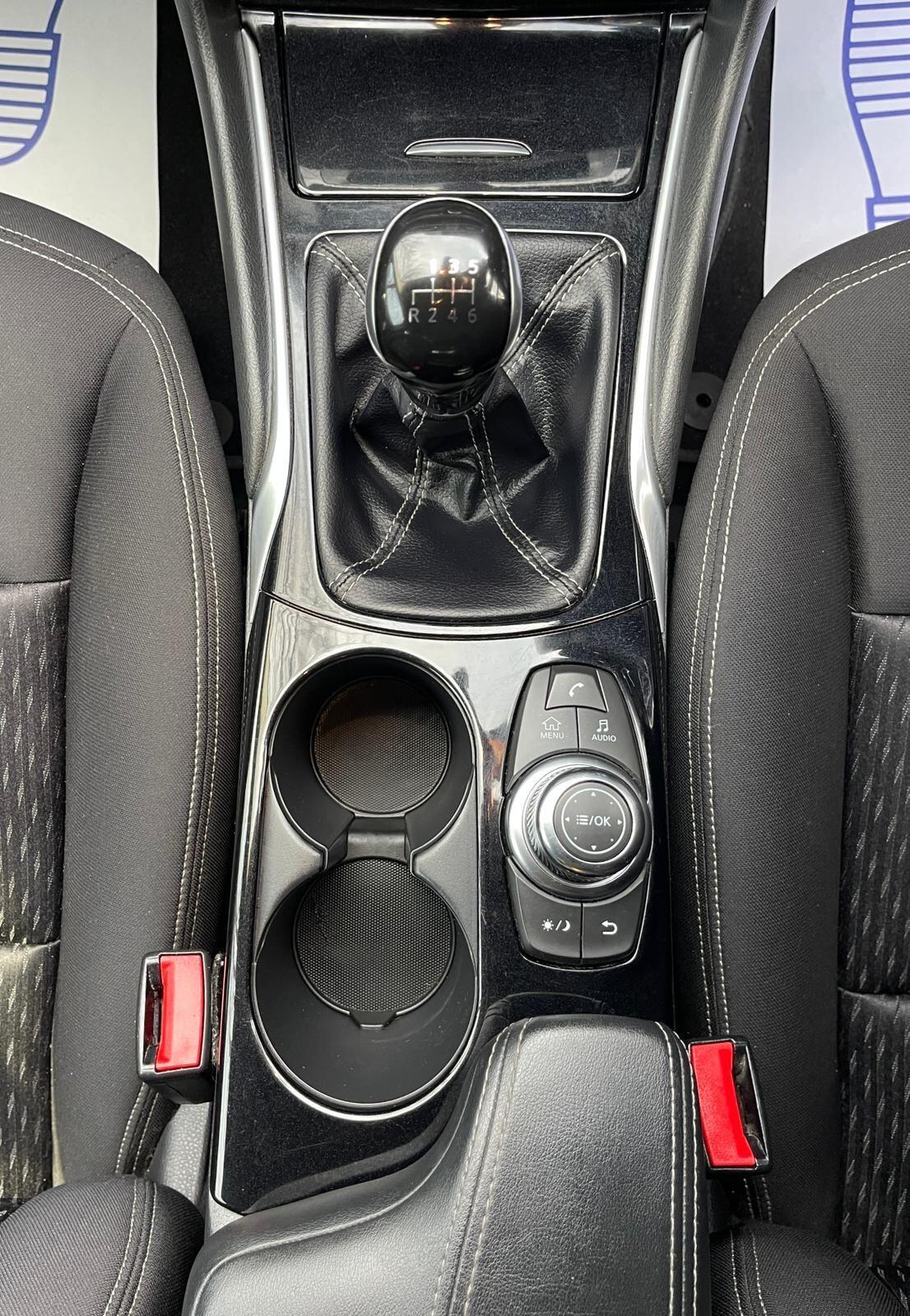 Infiniti Q30 - Image 16