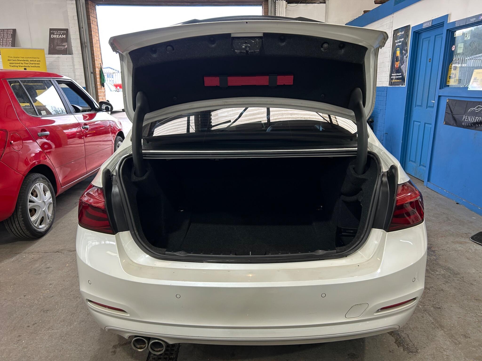 BMW 3 Series - Image 31