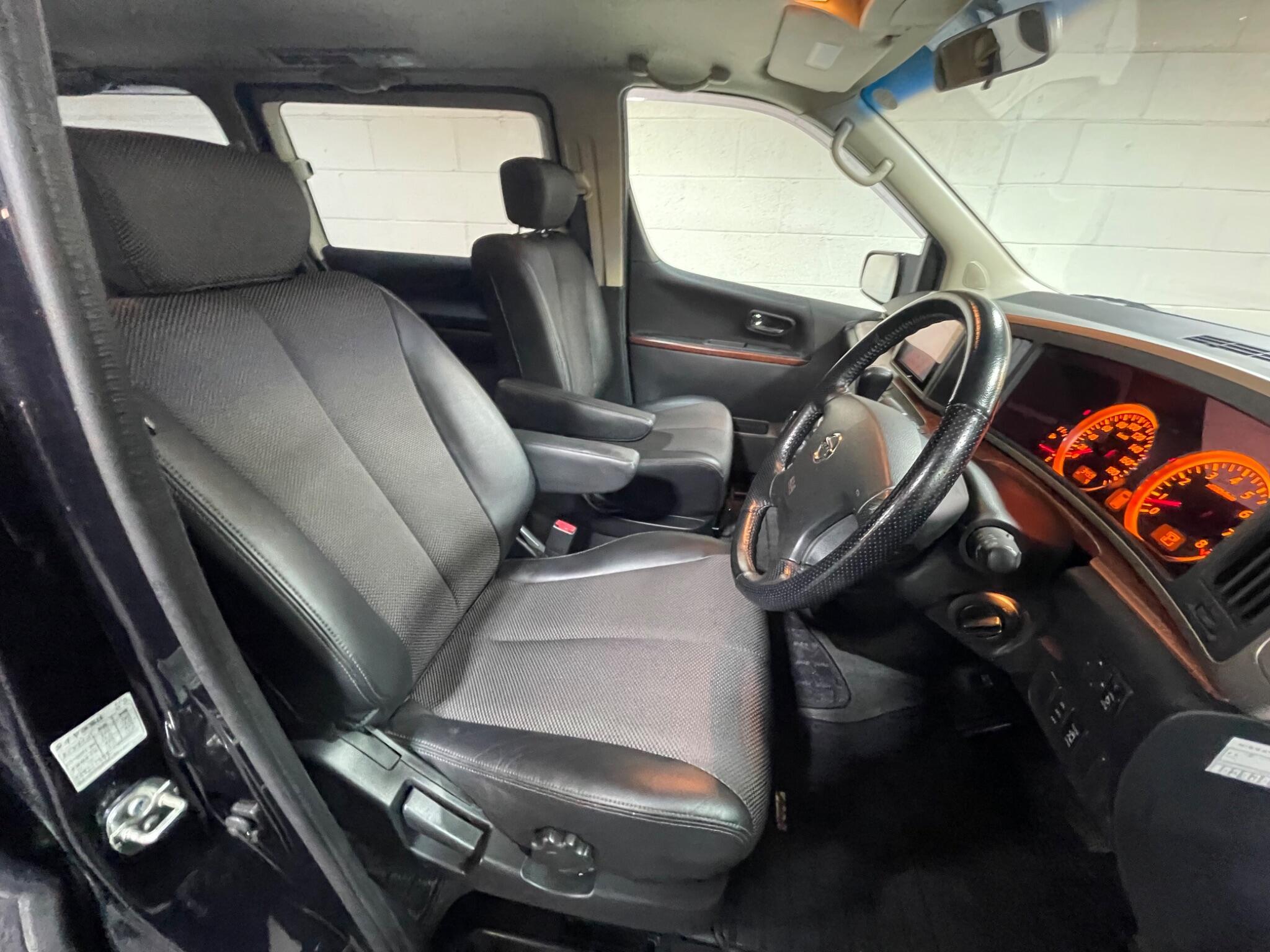 Nissan Elgrand - Image 8