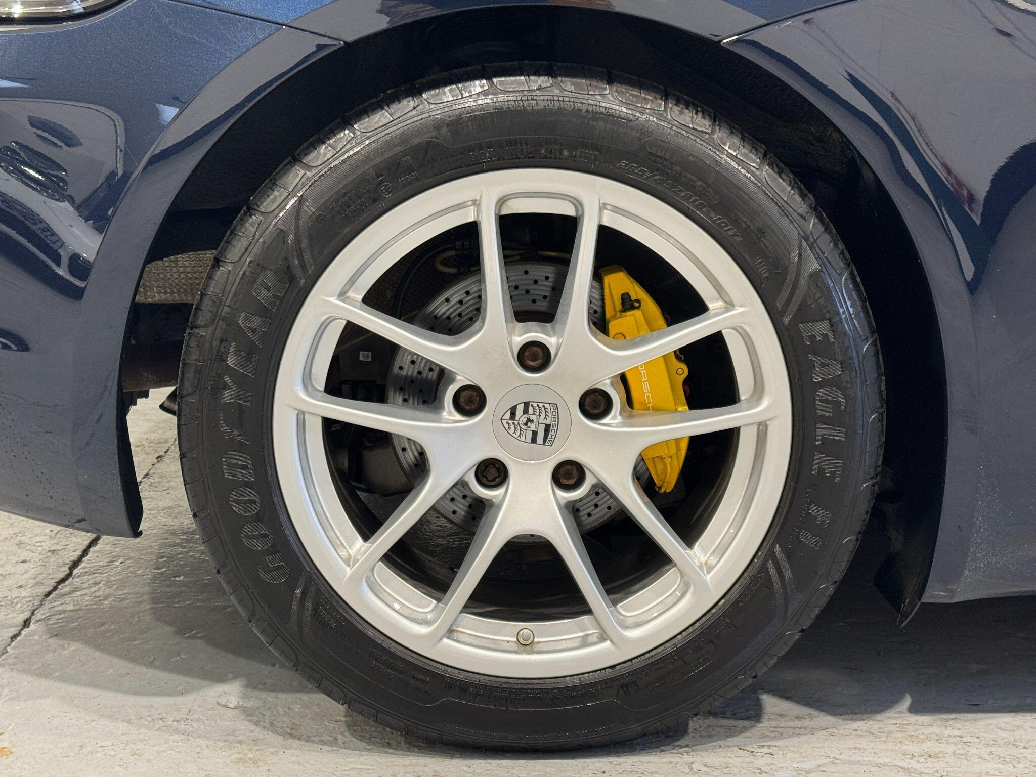 Porsche 718 Cayman - Image 22