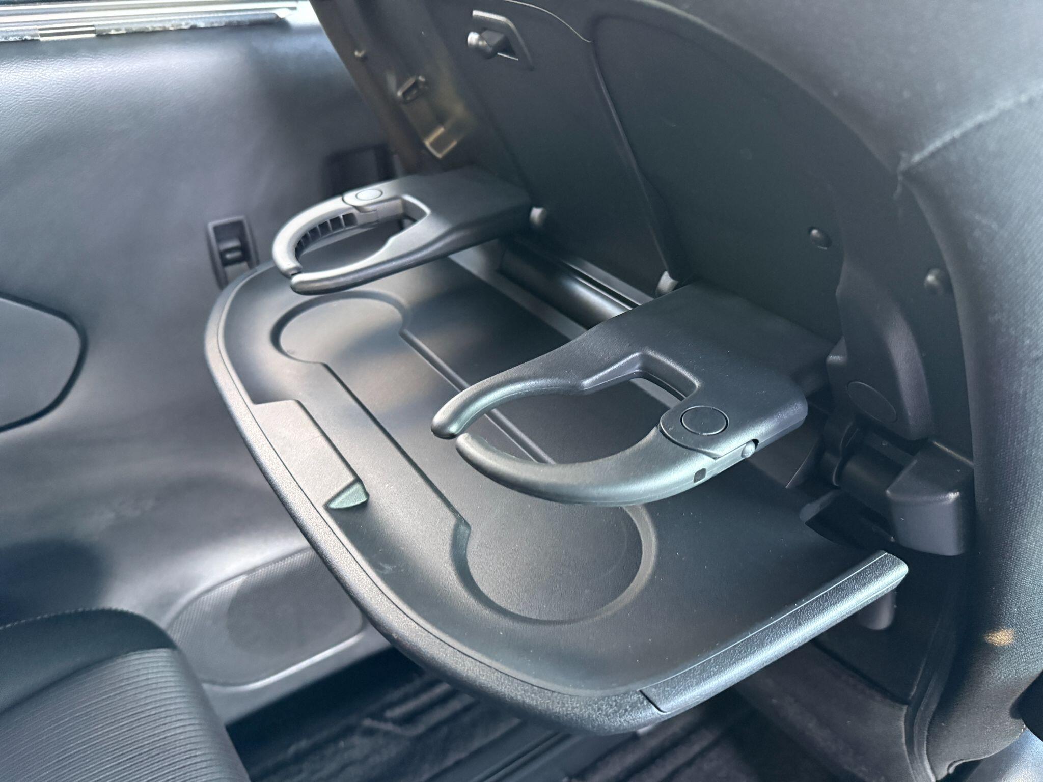 Nissan Serena - Image 36