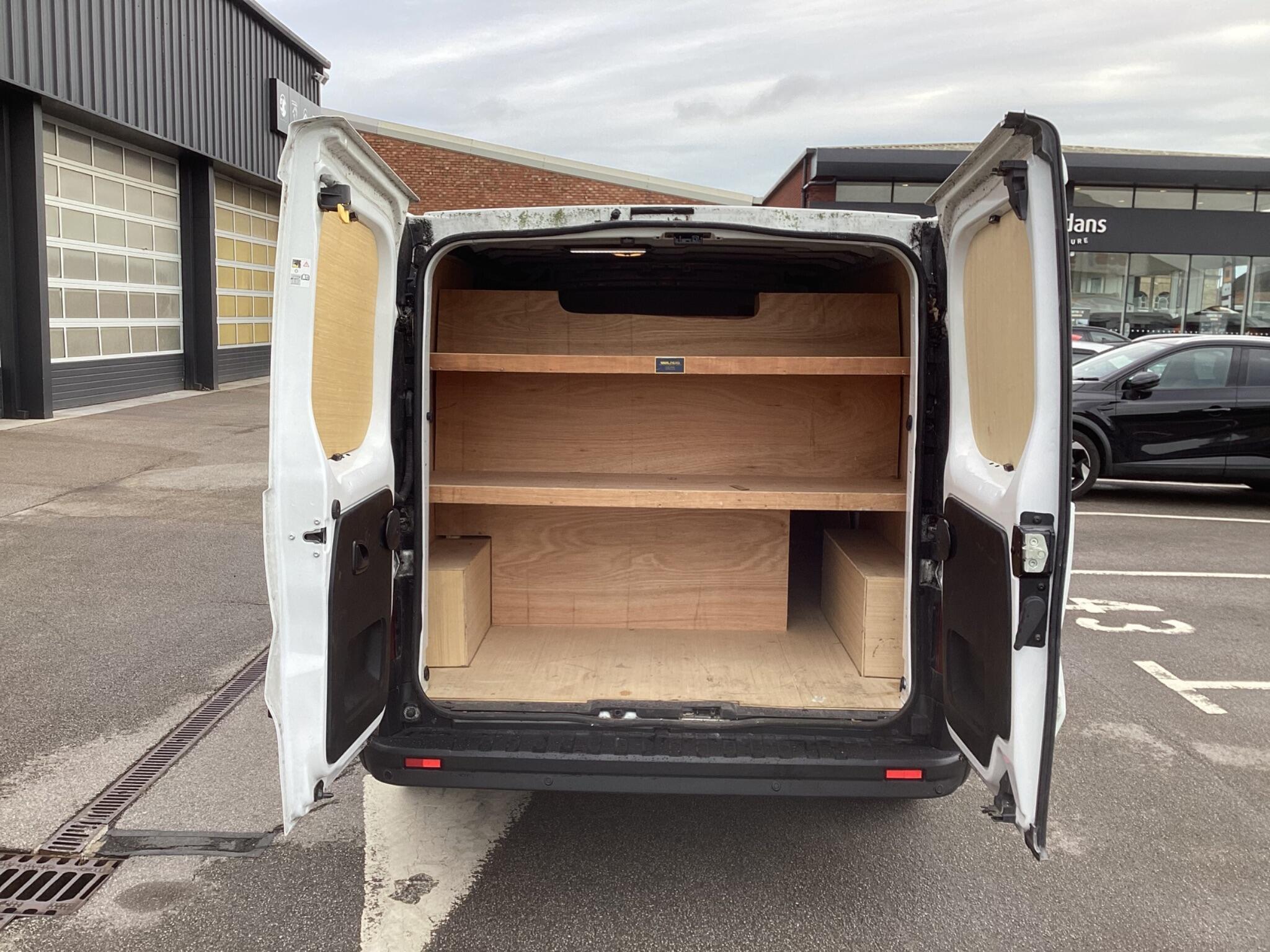 Renault Trafic - Image 9