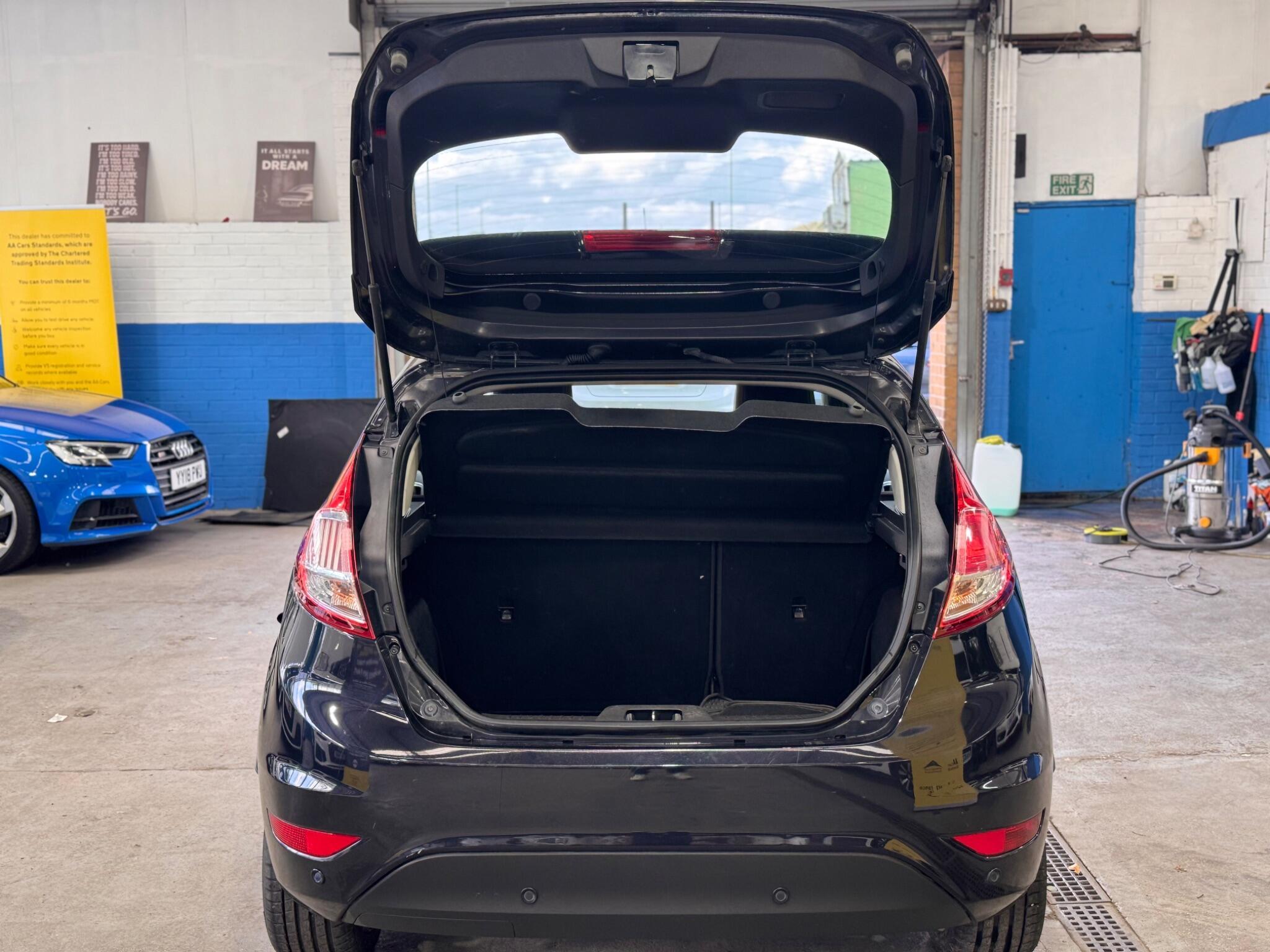 Ford Fiesta - Image 40