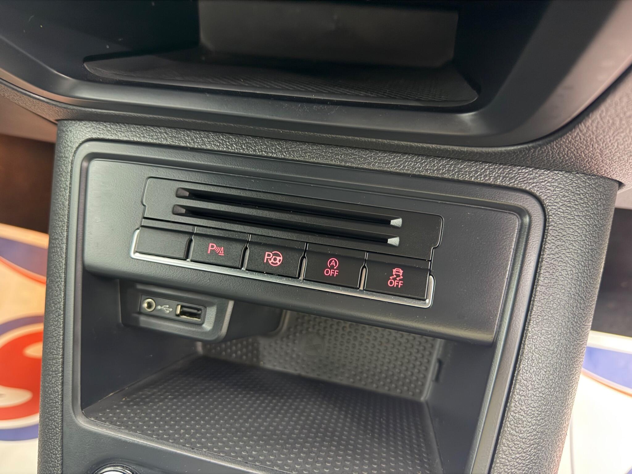 Volkswagen Tiguan - Image 24