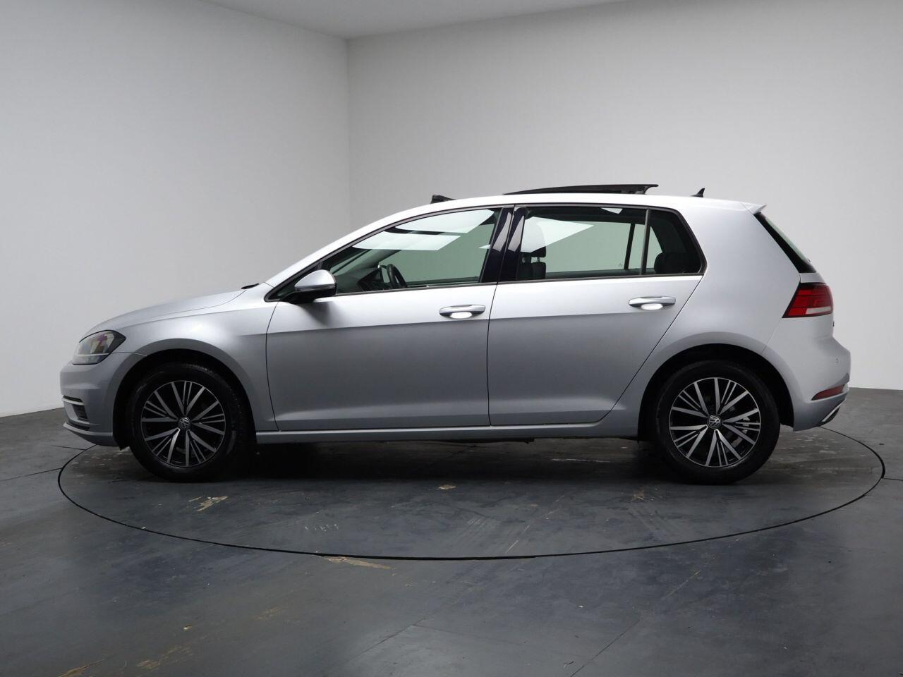Volkswagen Golf - Image 7