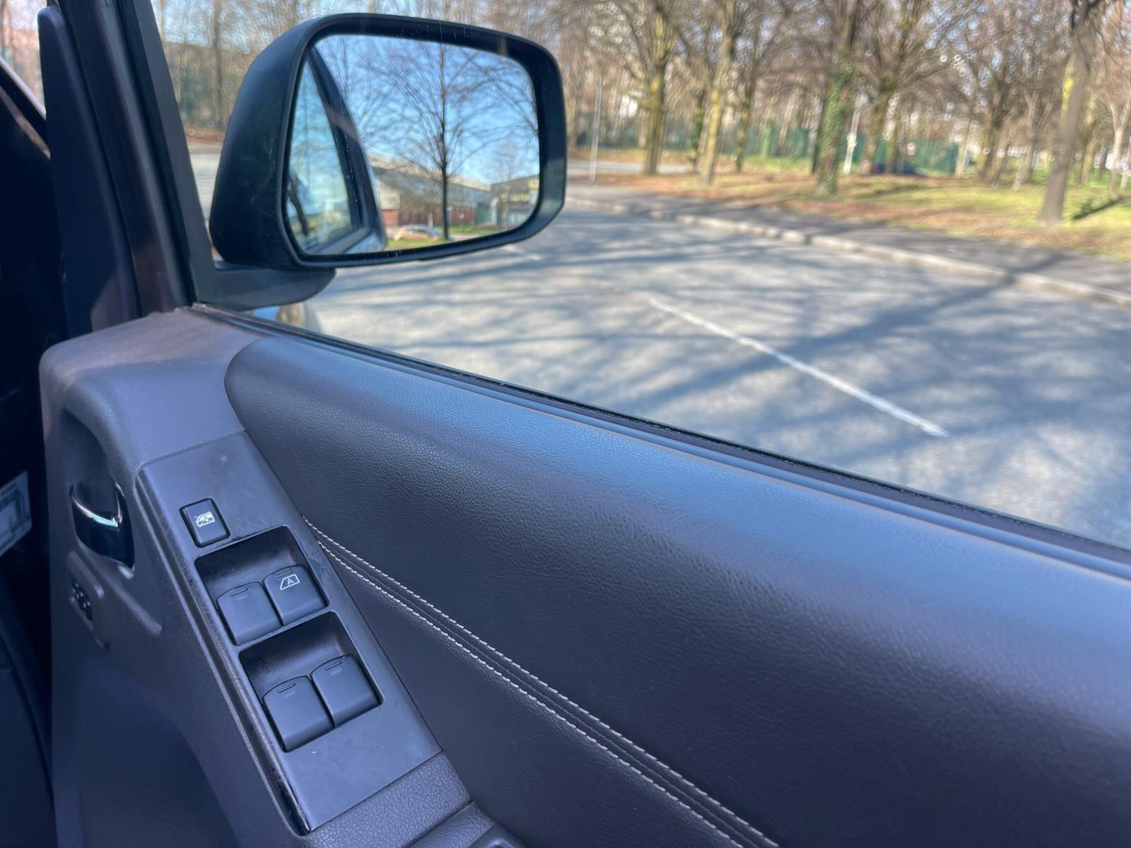 Nissan Pathfinder - Image 36