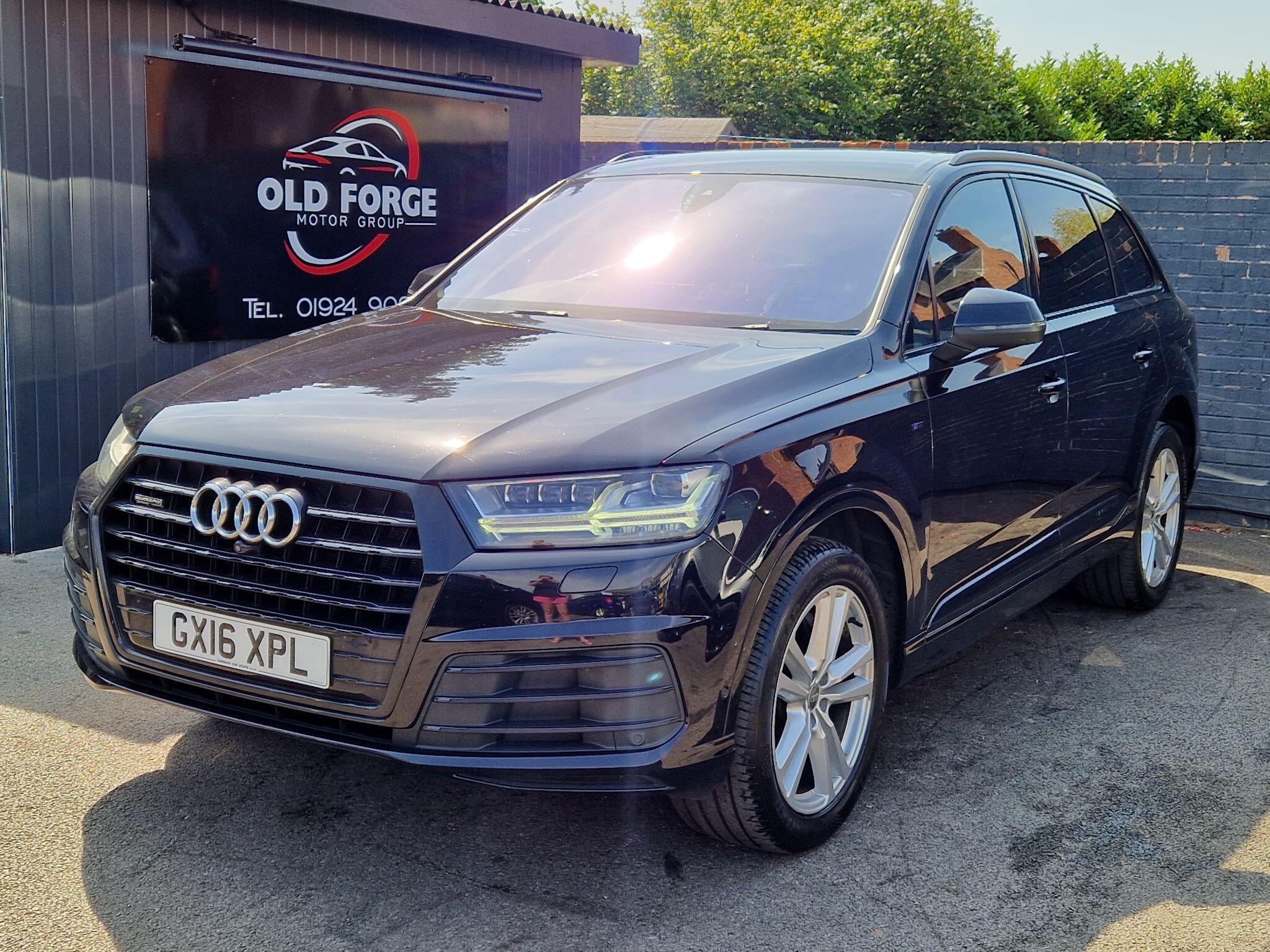 Audi Q7 - Image 11
