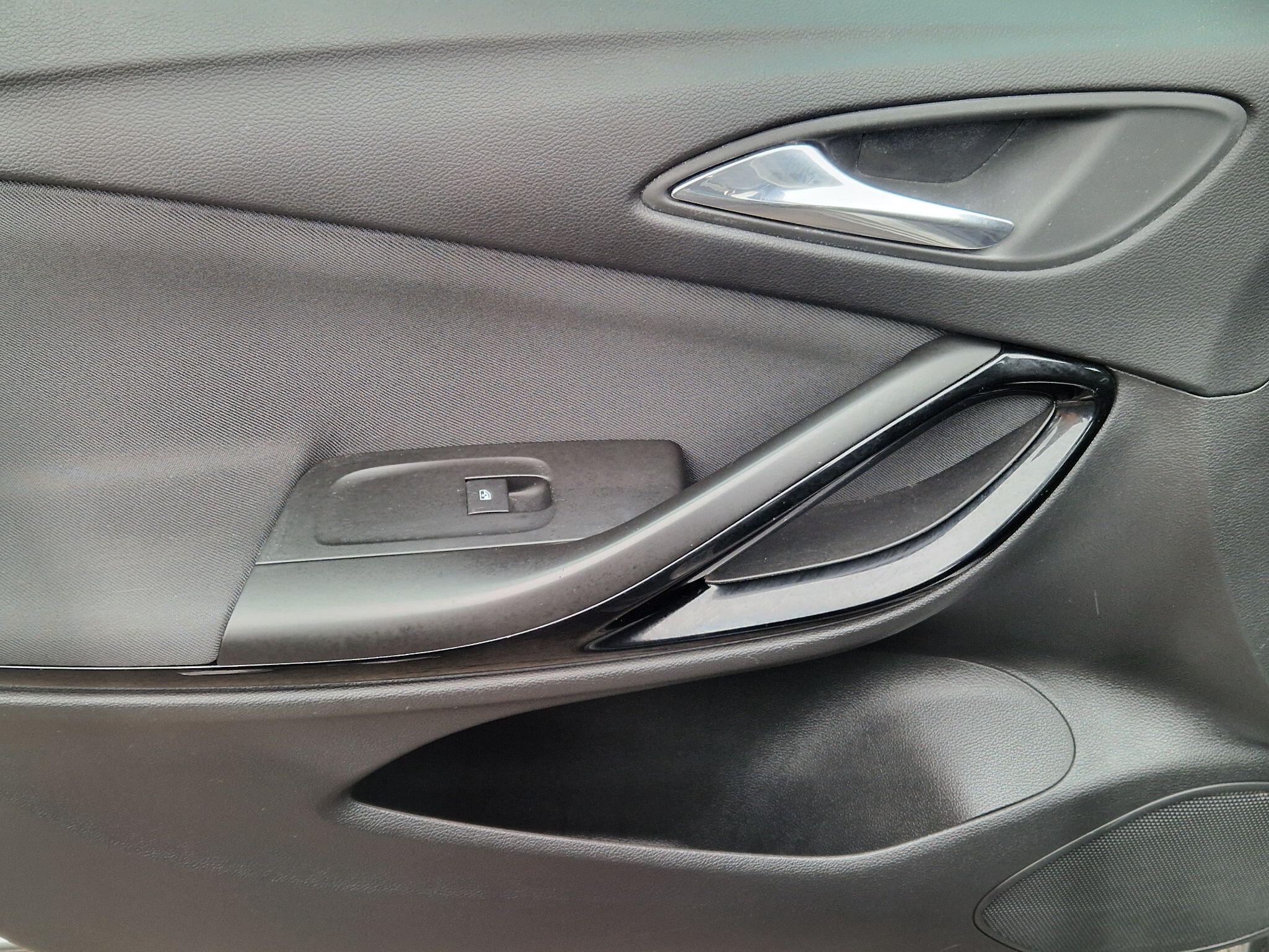 Vauxhall Astra - Image 39