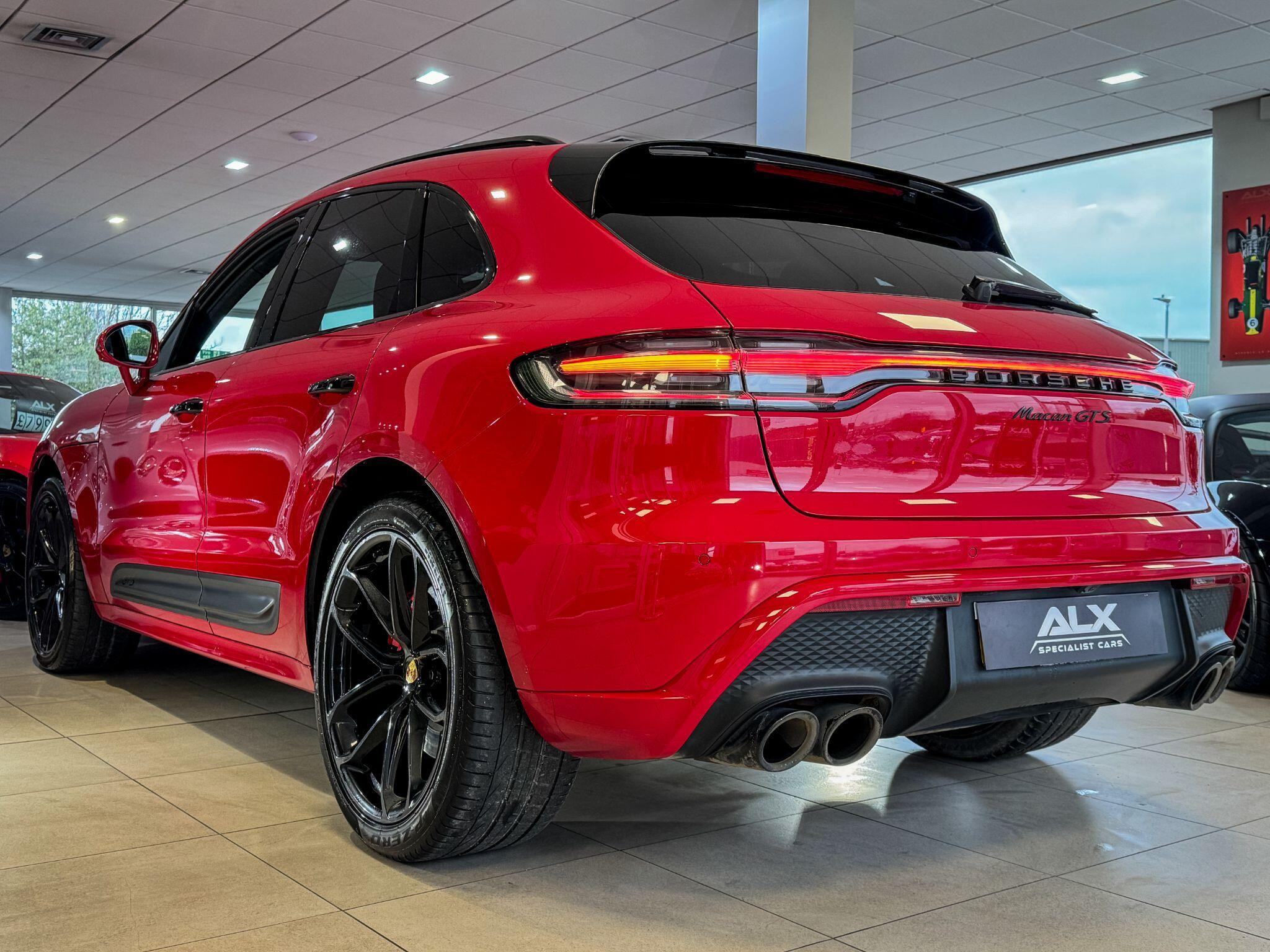 Porsche Macan - Image 14