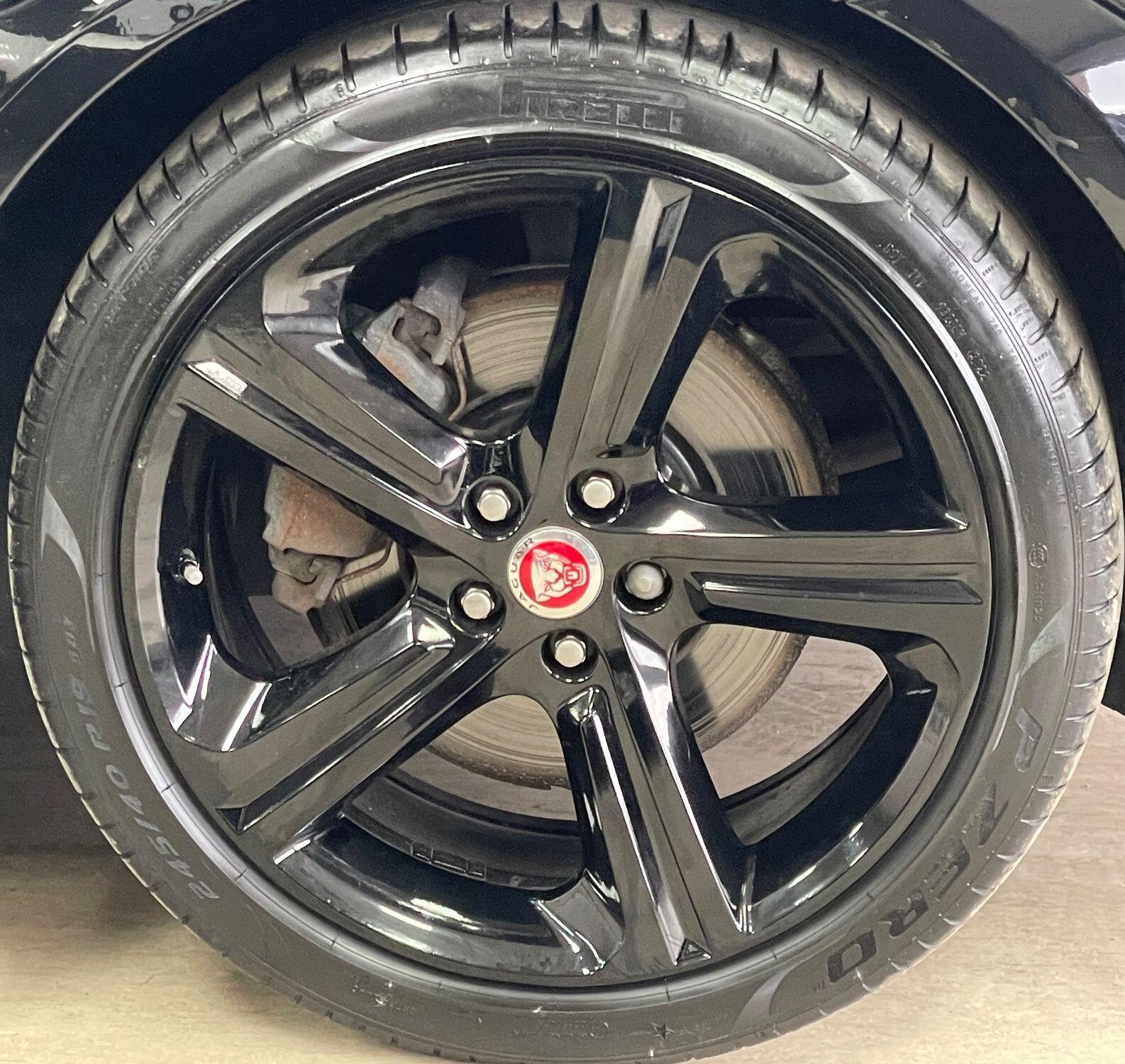 Jaguar XF - Image 14