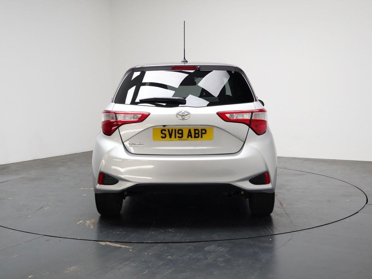 Toyota Yaris - Image 11